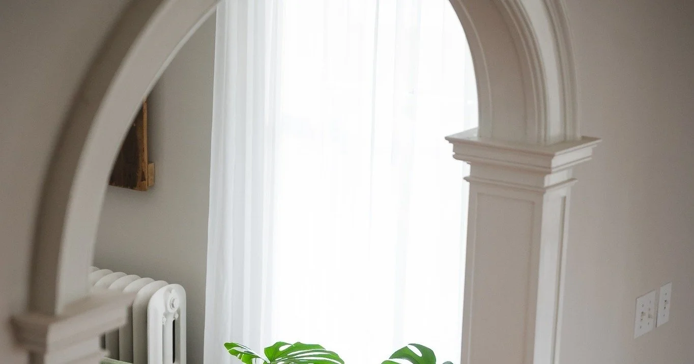 Staying in a historic home is all about discovering the little details&mdash;the "they don't make them like they used to" elements that make historic homes special. Go on a scavenger hunt during your stay. See if you can find the:

1. arche