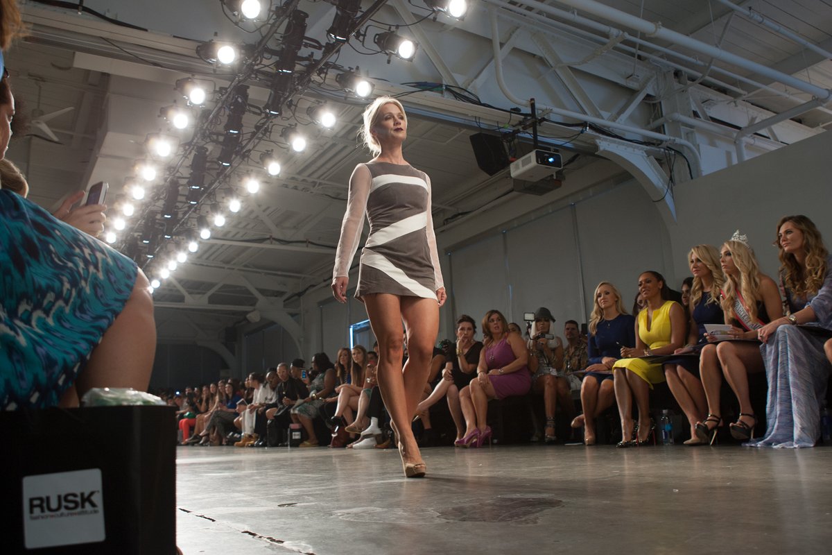 A016-Nolcha_Fashion_Week_New_York_Spring-Summer_2014-091113_-IE3V2155.jpg