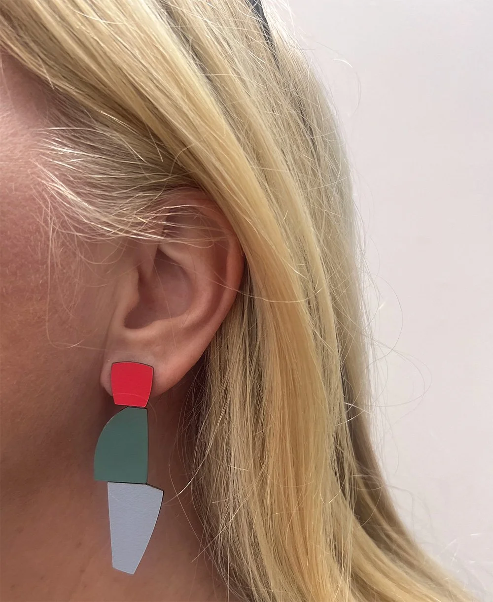 rodost-lightweight-formica-wood-statement-earrings-maluda-model.jpg