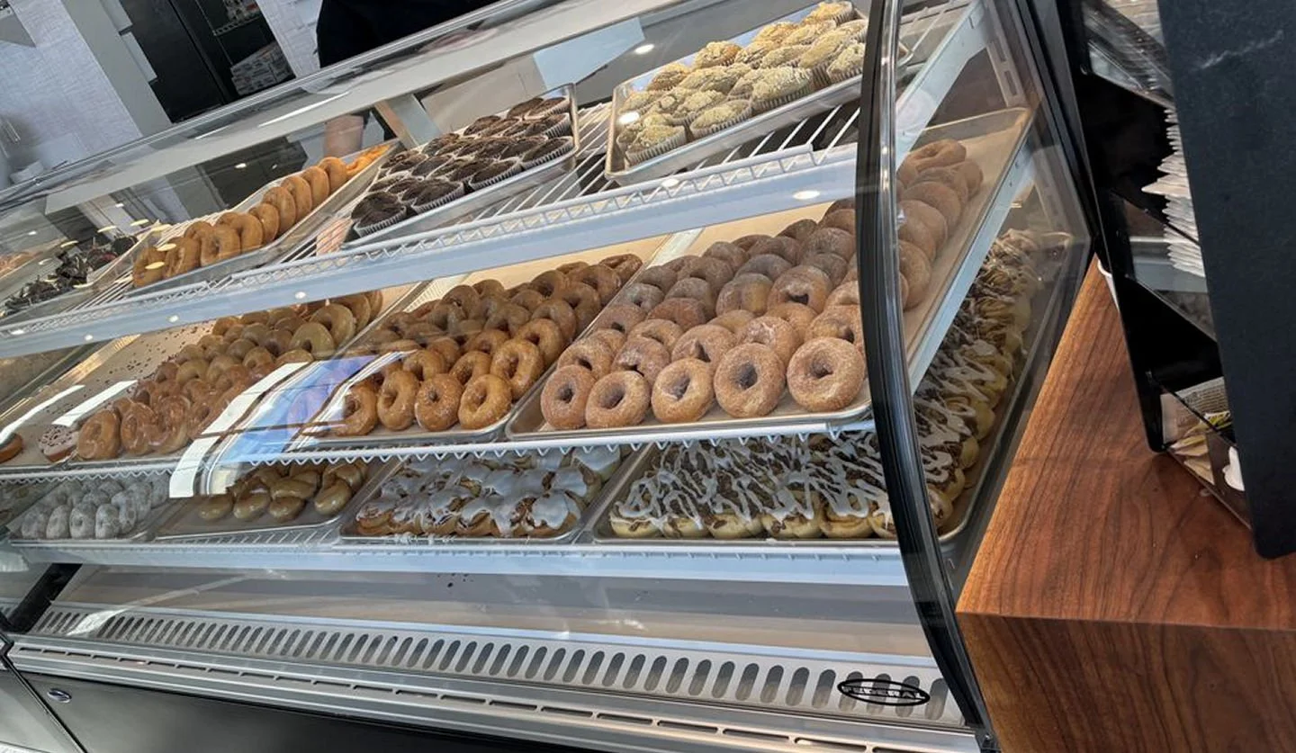 🧁✨ Gateway Lakes Local Love Spotlight! ✨🧁
Looking for something sweet? 🍪🍰
 Gateway Lakes wants you to check out KKP Bakery, a local Grove City favorite that is oh-so-yummy! 😍
From delicious pastries and tasty treats to baked goodies that are sur