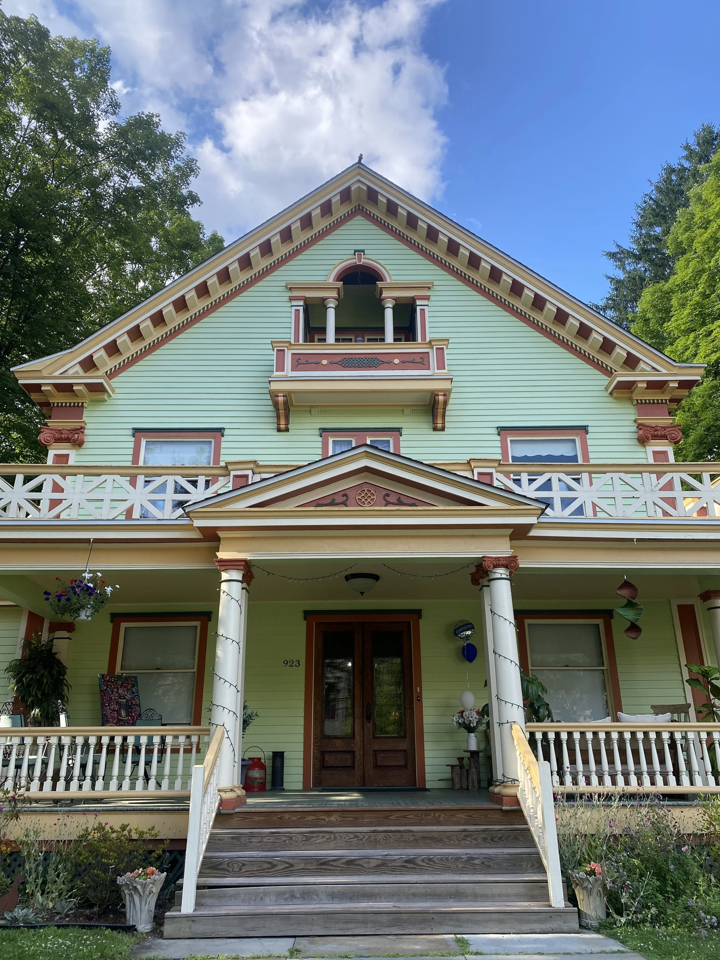 Arts inn front.jpg