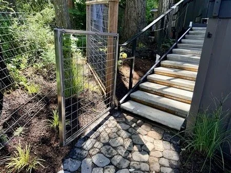 From the custom stairs to the railings and matching gate, this project came together with clean fabrication and a durable finish from start to finish 🔥

Our team takes pride in building pieces that are not only functional and built to last, but also