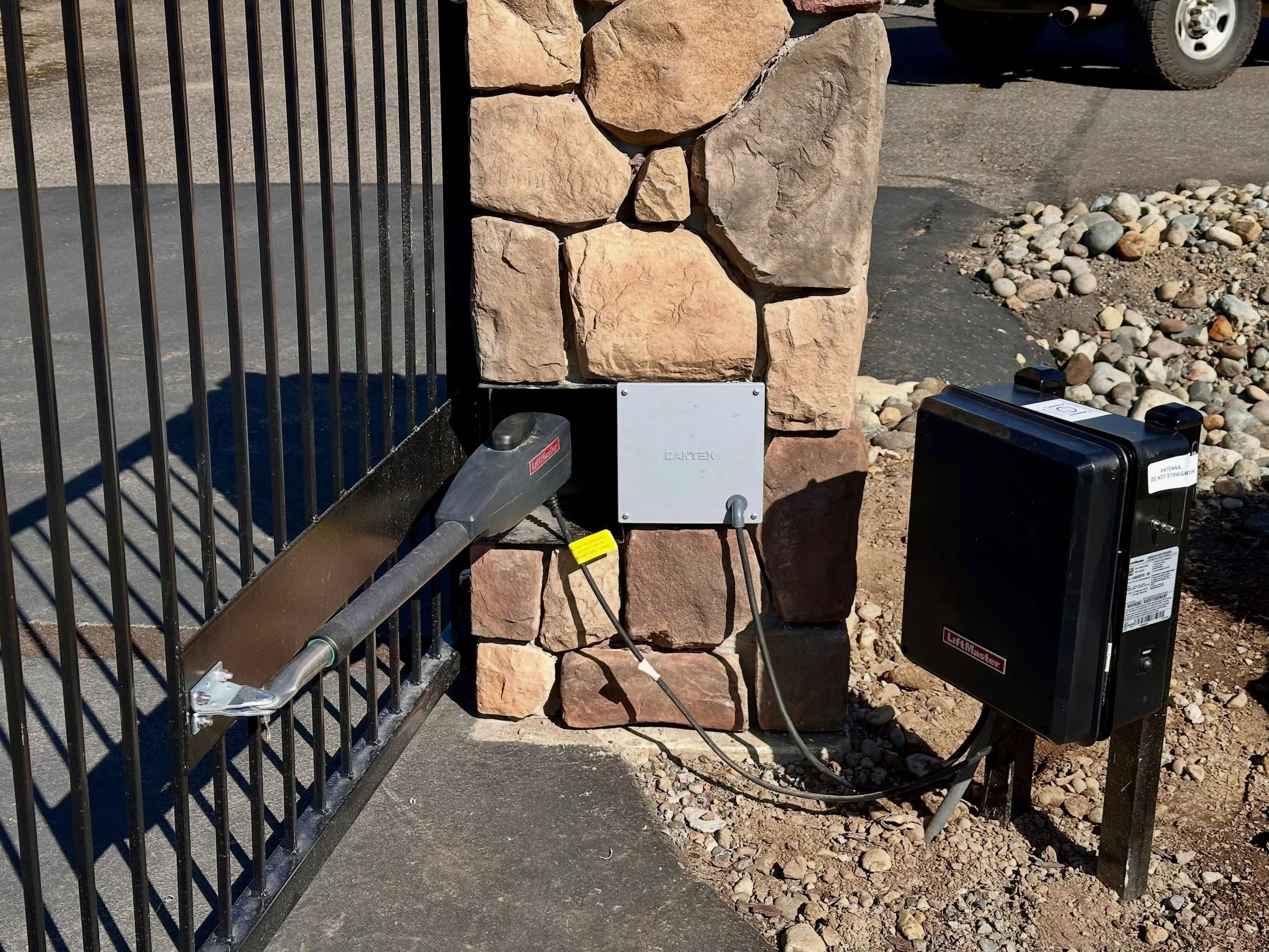 At Bay Fabrication, we build custom gates that look great, and we can pair them with automated openers that do the heavy lifting. No more getting out of the car in the rain to swing open a heavy gate. Just press a button and pull right in.

An automa
