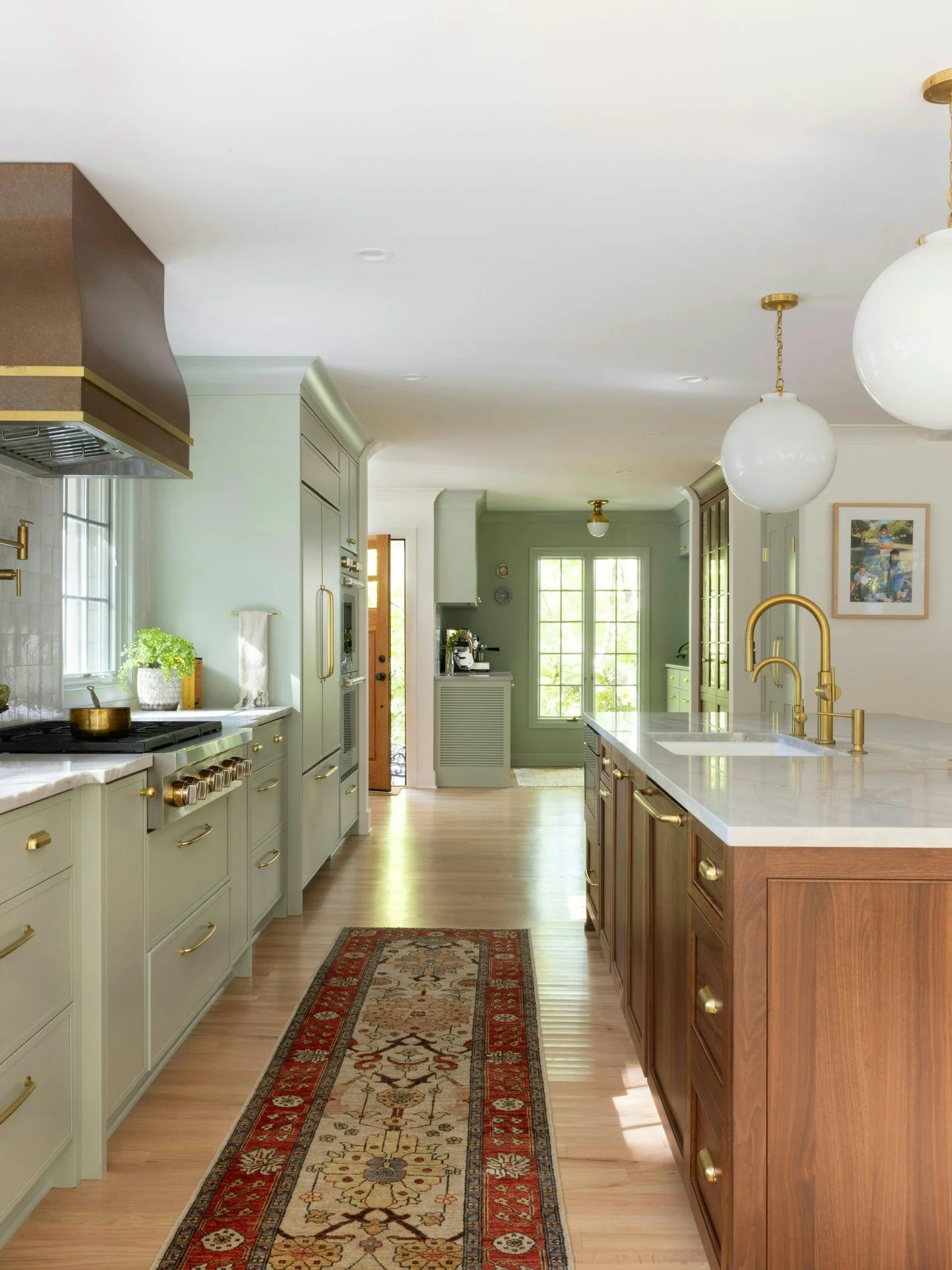 Rooted in history, we had the honor of renovating the home our client grew up it, transforming it into a space that reflects this busy season of life with three boys, work-from-home days, and time well spent together.

Photography: @auralakephotograp