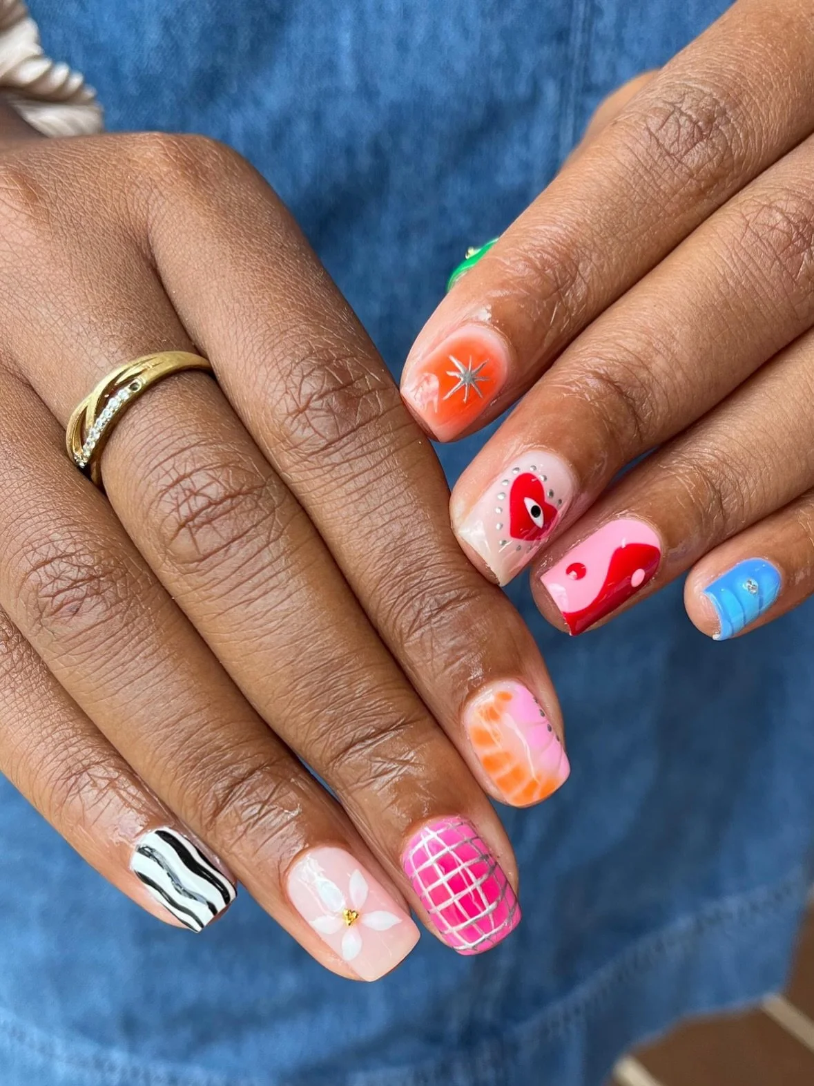 ✨ A little fun and colourful inspiration for your weekend nails🧡🩵

#BaliNails #CangguNails #NailInspo #ColorfulNails #WeekendVibes #NailArtDesign #ManicureGoals #BaliBeauty #NailSalonCanggu #TropicalNails #manicure #biab
