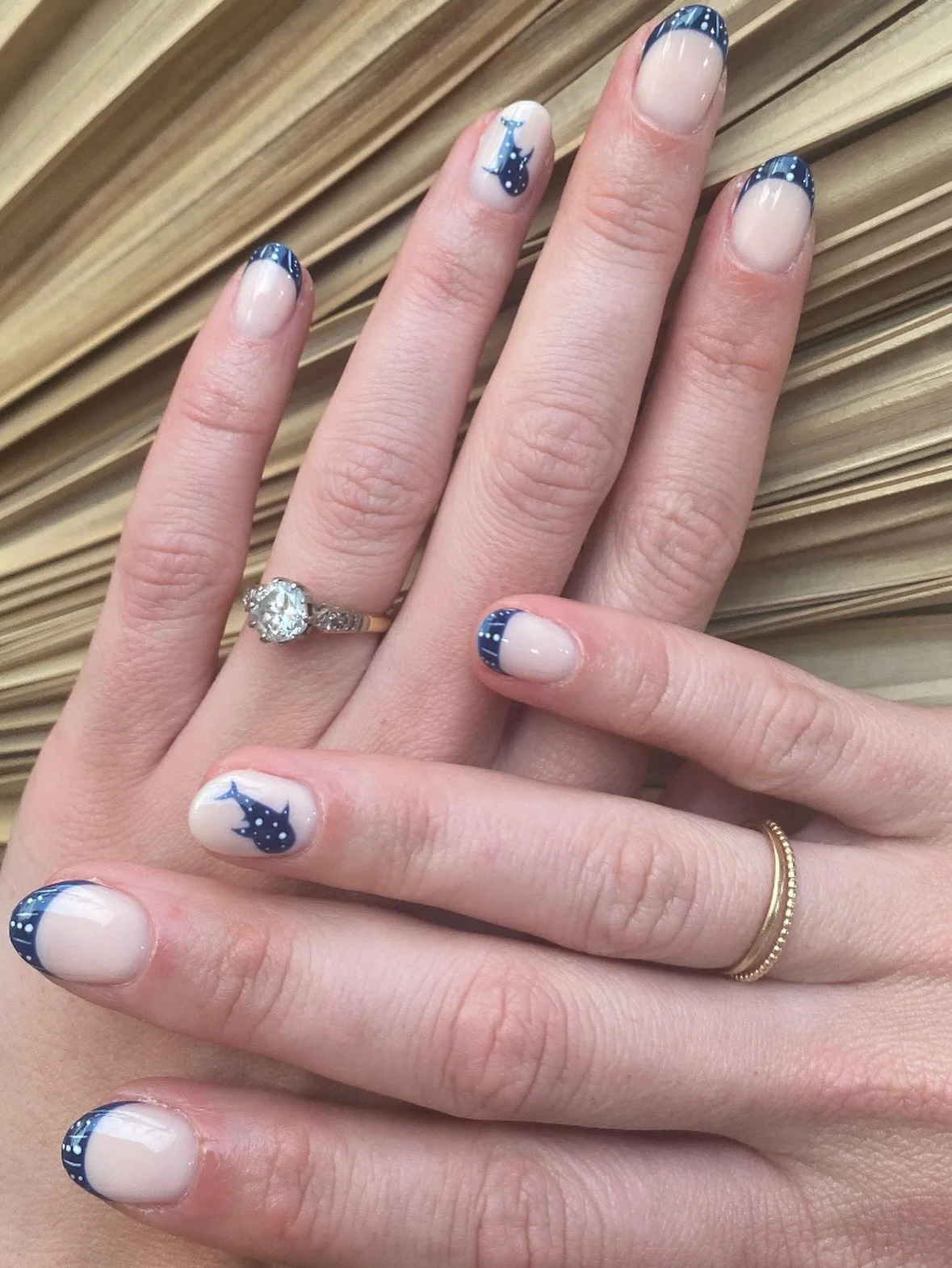 Not your average Monday blues💙 

#bali #canggu #nails #biab #nailart #manicure #baligirl #balinails #canggunails #islandlife #mondayblues