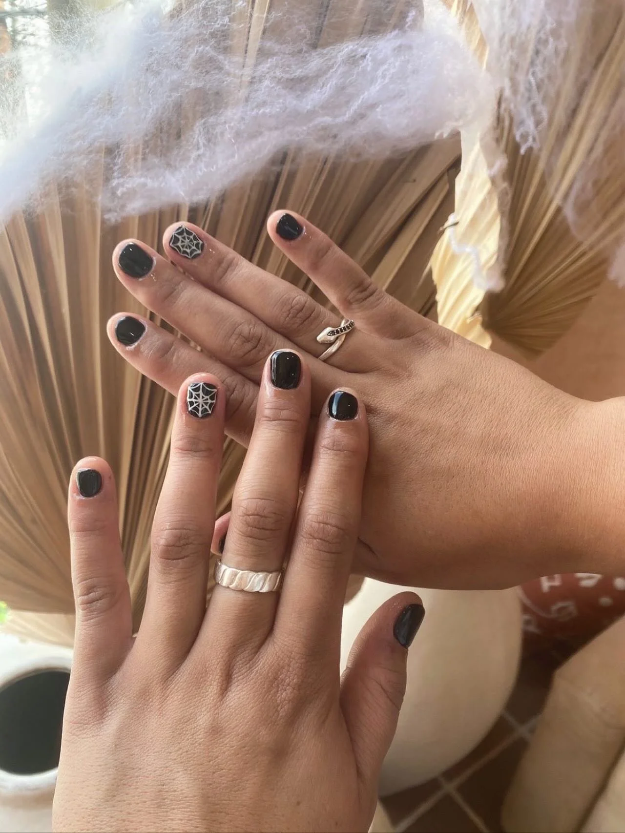 Spooky, but make it cute 🕸🎃
Halloween nails that you’ll actually want to wear all week long. Subtle, chic, and a little bit spooky just how we like it 💗
📲 Book your Halloween set before October’s over!
—
#rosiesnailbar #rosies