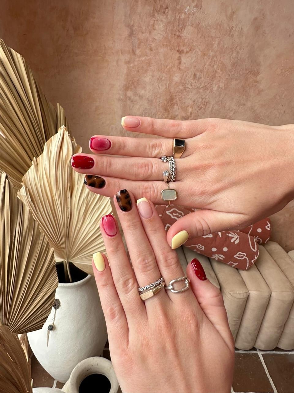 POV: you&rsquo;re trying to choose your next nail set but they&rsquo;re all too pretty 😭💅🏻
Book your next nail day at Rosie&rsquo;s Nail Bar, available in Canggu &amp; Nusa Lembongan 💖

#NailInspo #RosiesNailBar #CangguNails #NusaLembonganNails #