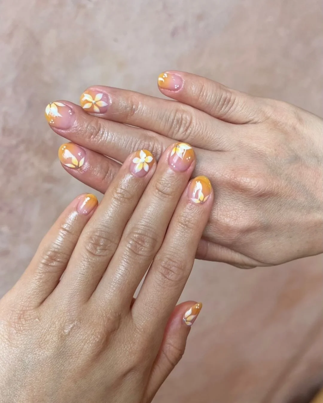 Yellow floral nails to brighten your day 🌼💛
Fresh, cheerful, and perfect for sunny vibes. Who&rsquo;s ready for this set?

#FloralNails #YellowNails #SpringVibes #NailArtLove #RosiesNailBar