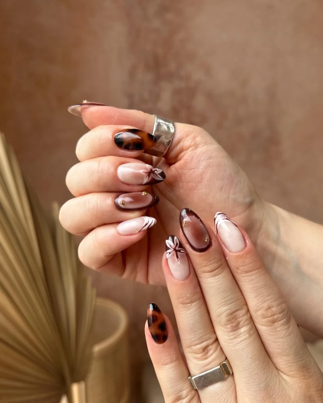 Your favorite salon for nails, extensions &amp; nail art ✨
Find your perfect color!

#nailincanggu #nailinlembongan #nailart #extension #biab