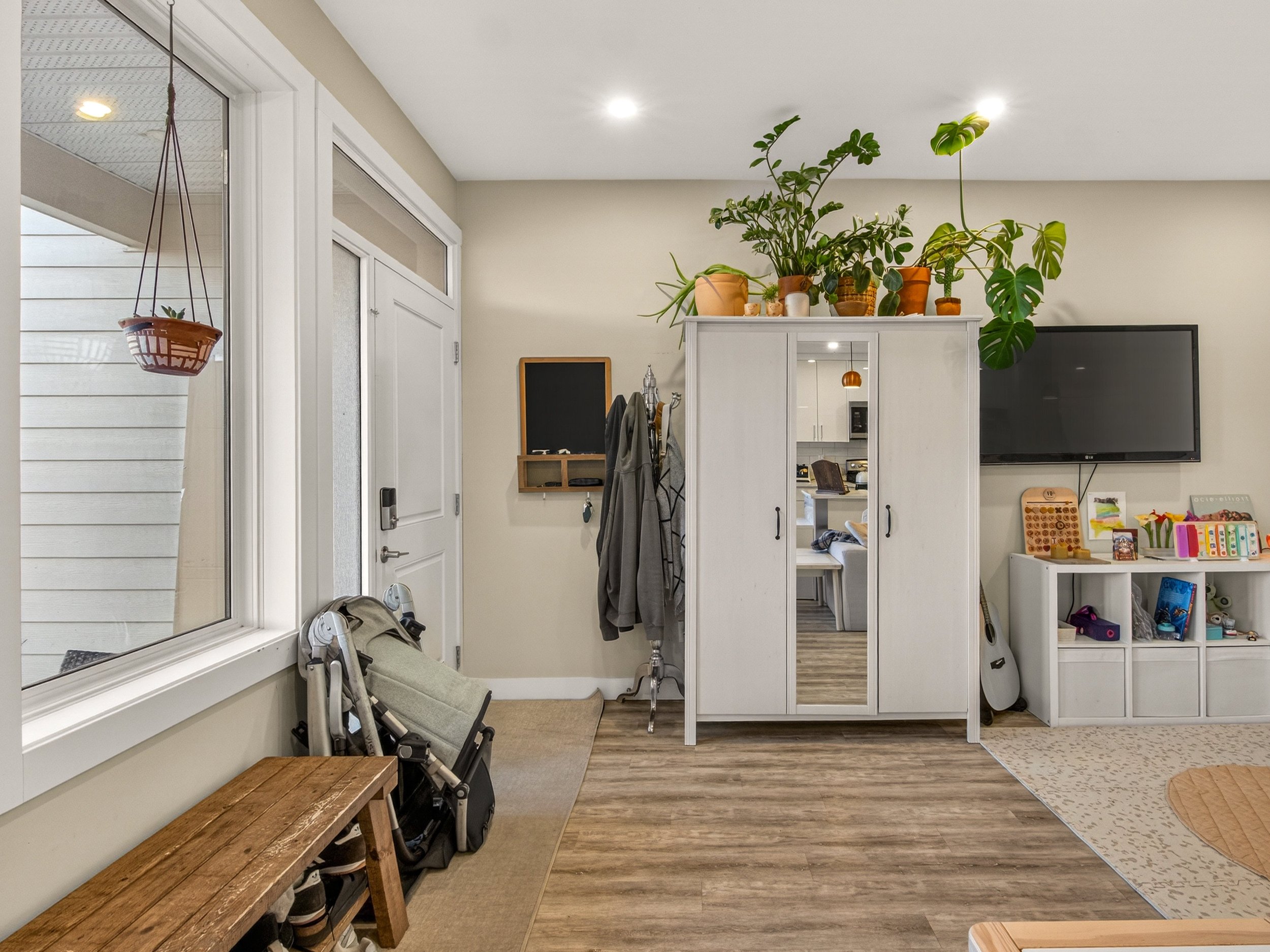 004-P2566751.jpg (Copy)