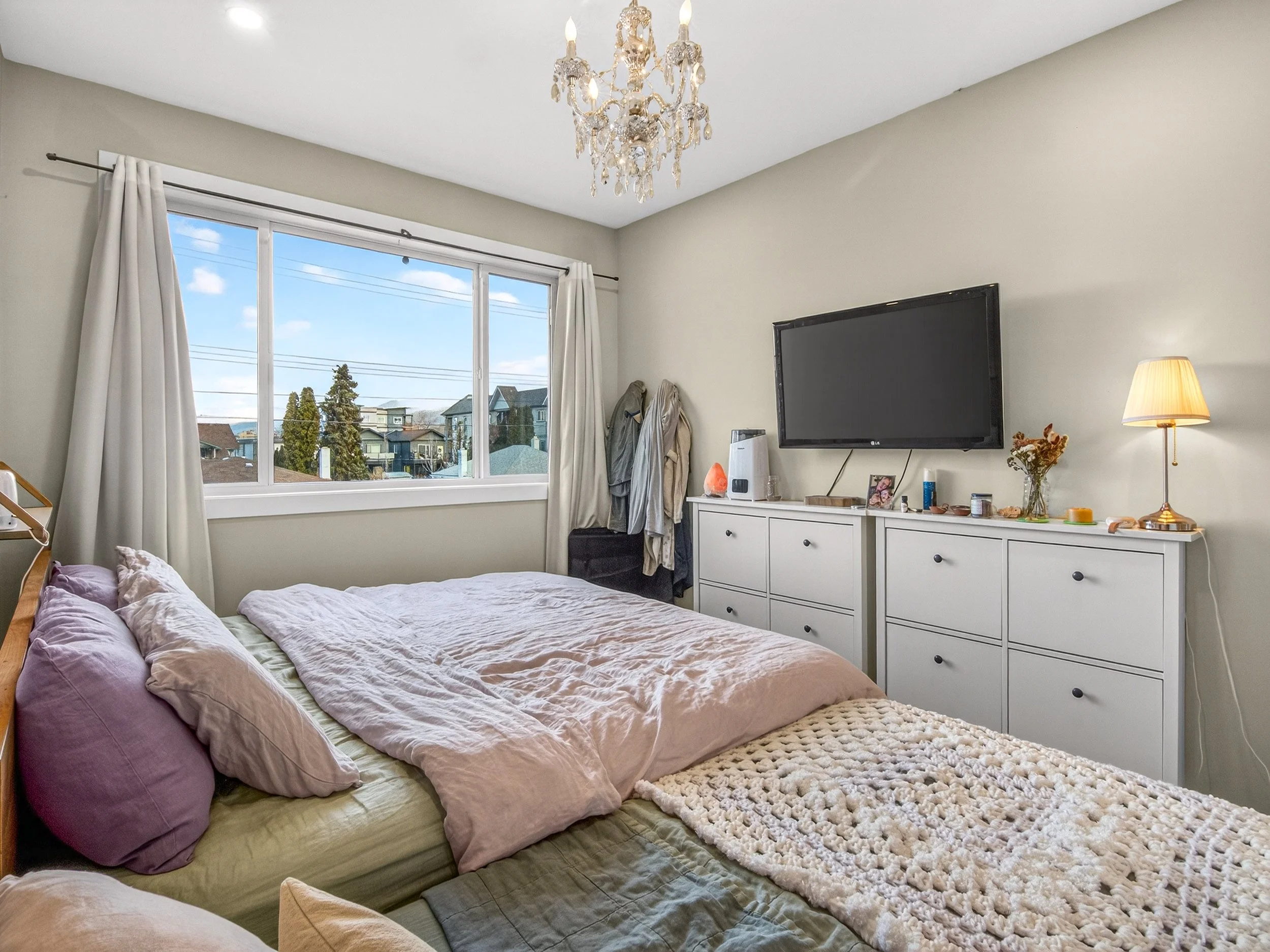 028-P2566963.jpg (Copy)