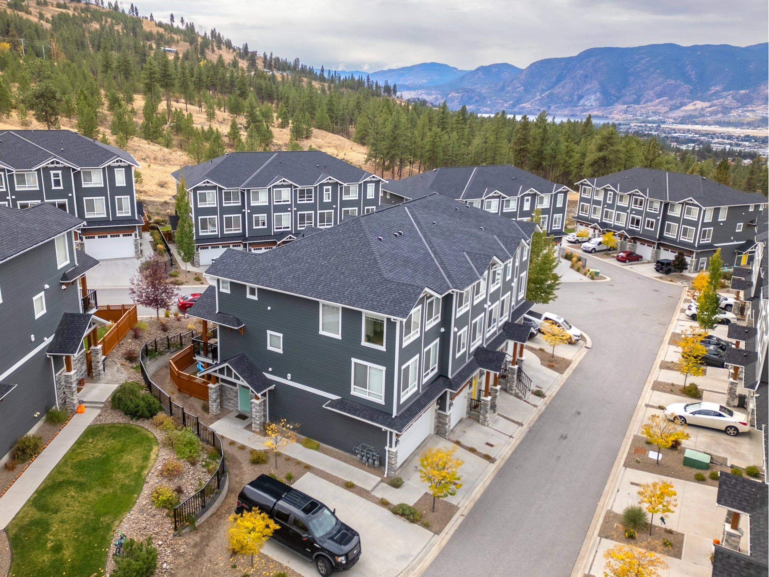 OPEN HOUSE, SENDERO GATE