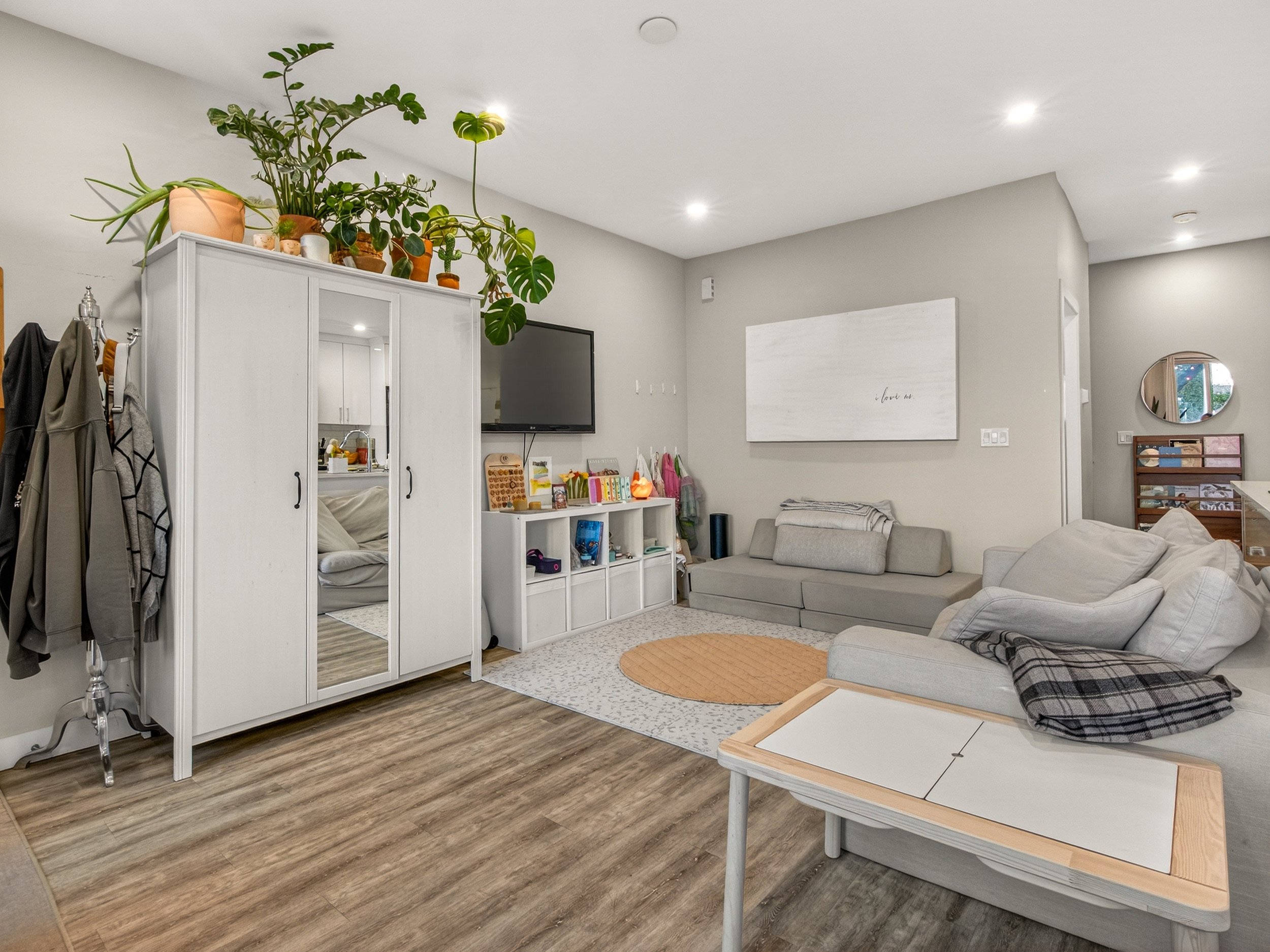 007-P2566776.jpg (Copy)