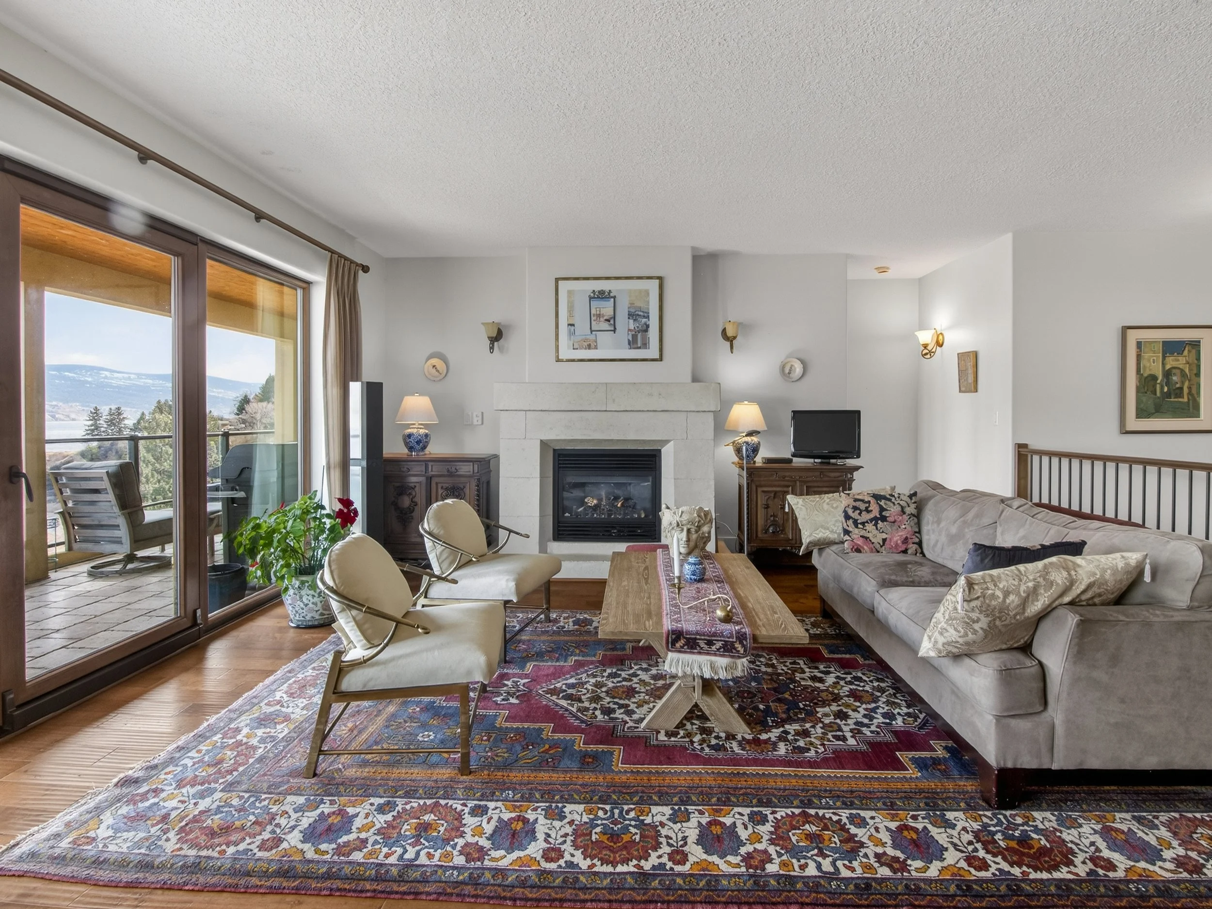 014-P2599082 - Copy.jpg