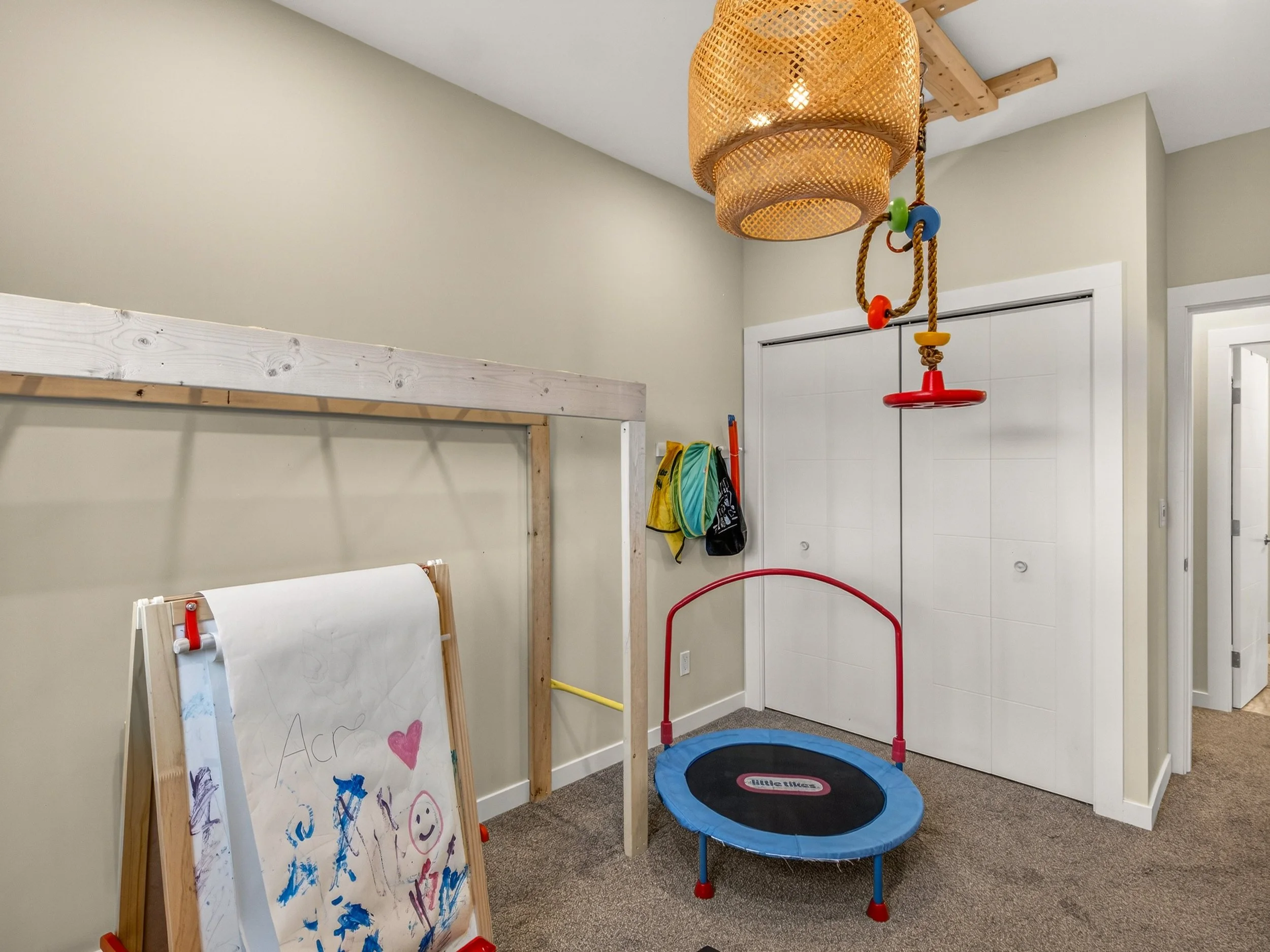 023-P2566912.jpg (Copy)