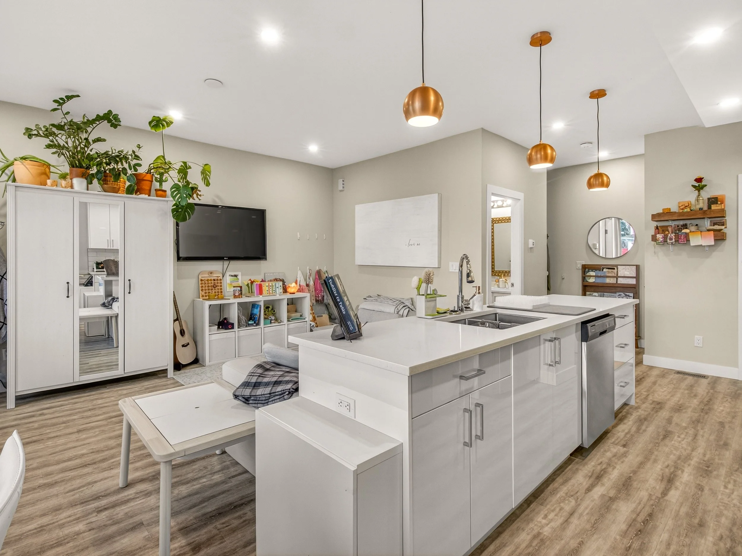 011-P2566804.jpg (Copy)