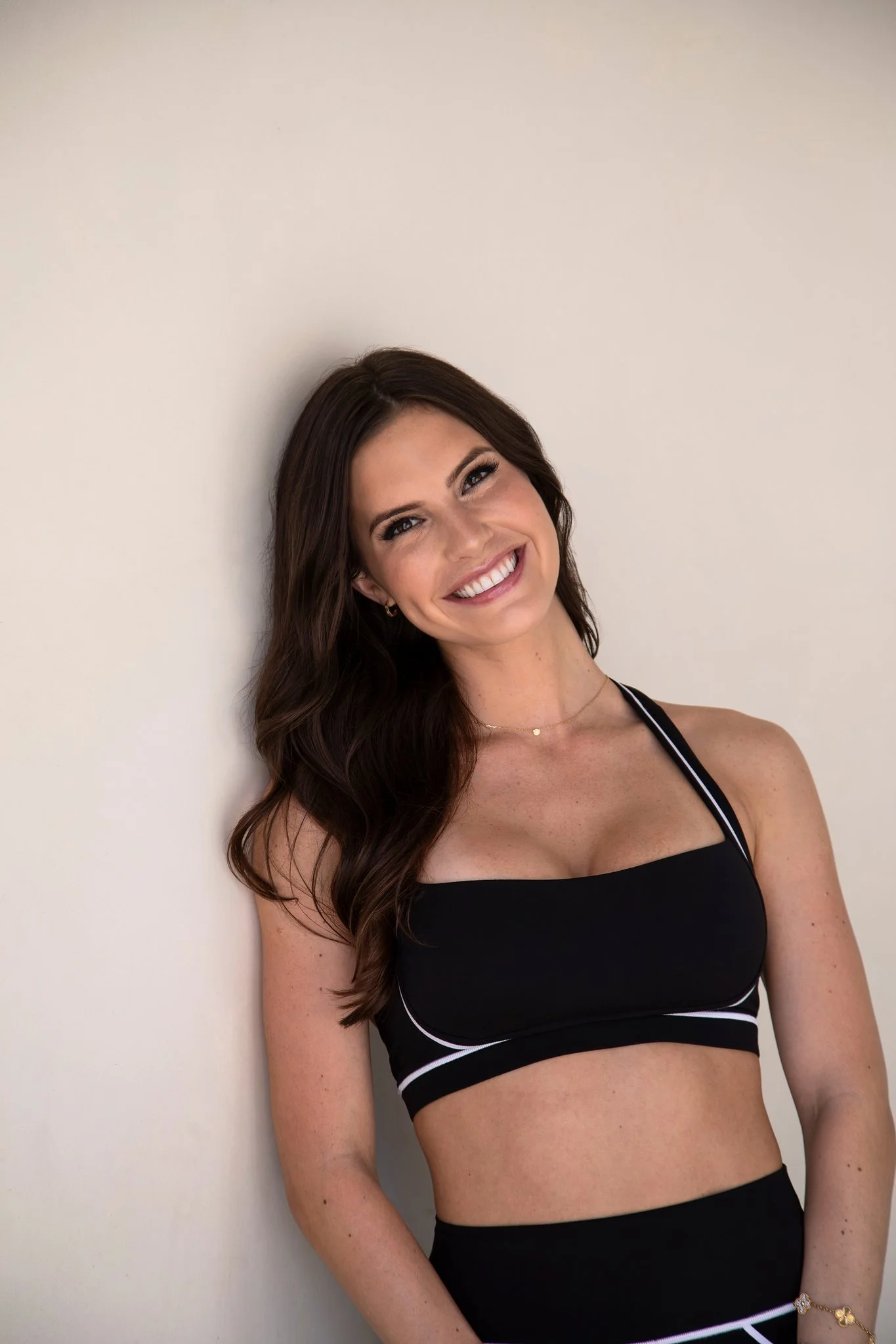Pauline smiles at The Studio (MDR)
