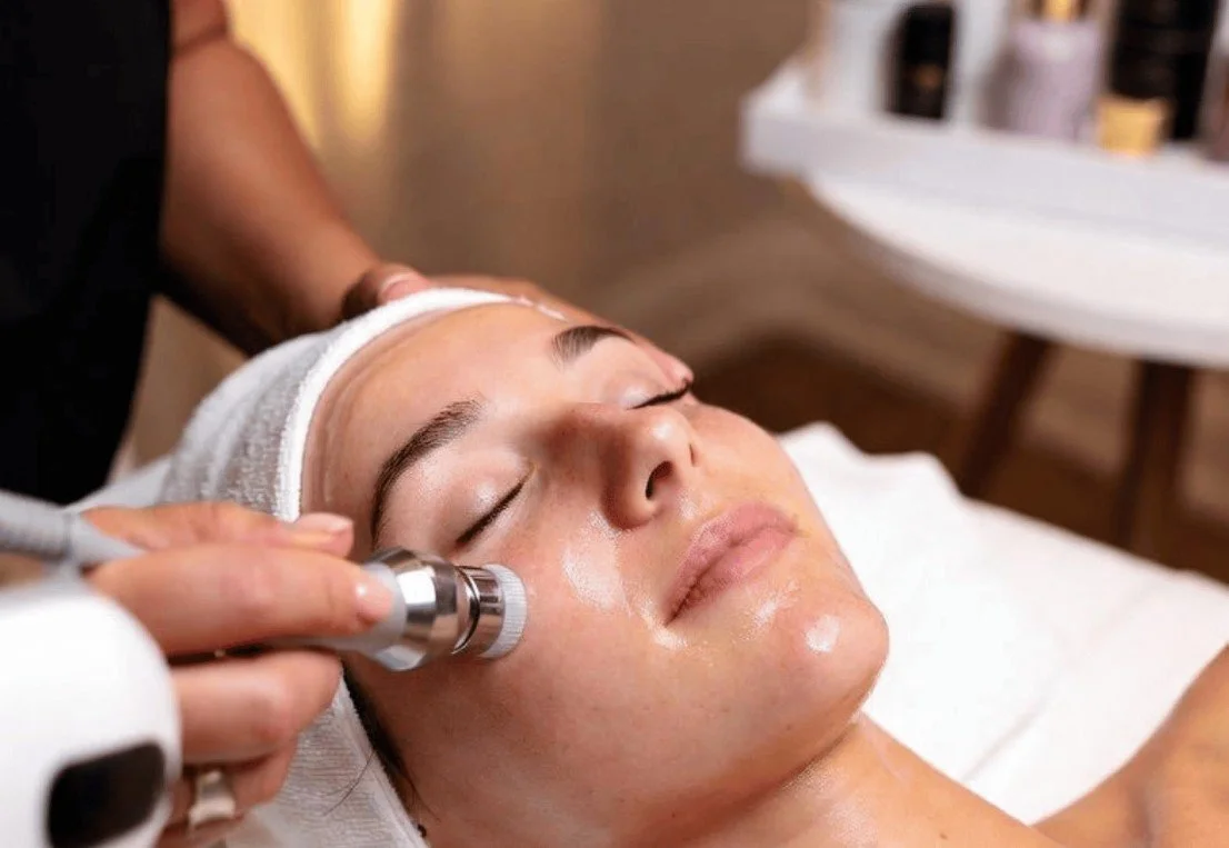 Microdermabrasion à Boucherville : ce que personne ne vous dit avant votre première séance