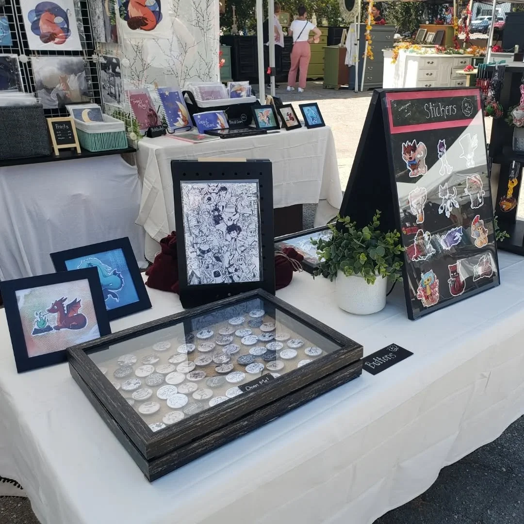 Finally posting some photos from last week's market @melrosetradingpost . Pretty pleased with this layout, and got to meet some awesome people! Looking forward to doing some more markets later in the year.

DM if interested in some art! Will hopefull
