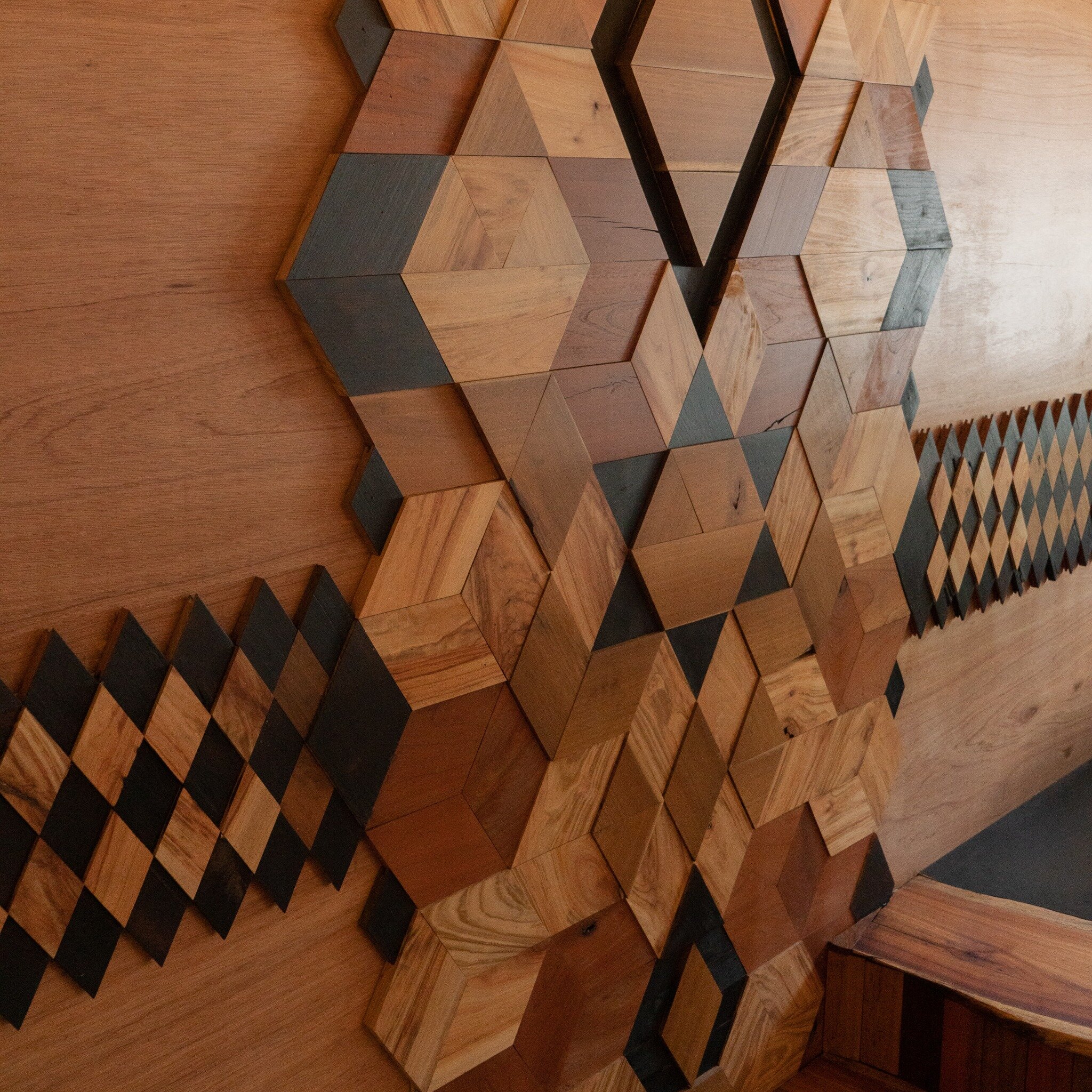 Sacred Geometry timber tiling.
We use timber off-cuts to create stunning feature walls.
Take your house to temple level!

#sacredgeometry #temple #interiordecor #interiordesign #meditiation #yoga #recycled #timber #byronbay #furniture 

Link in Bio