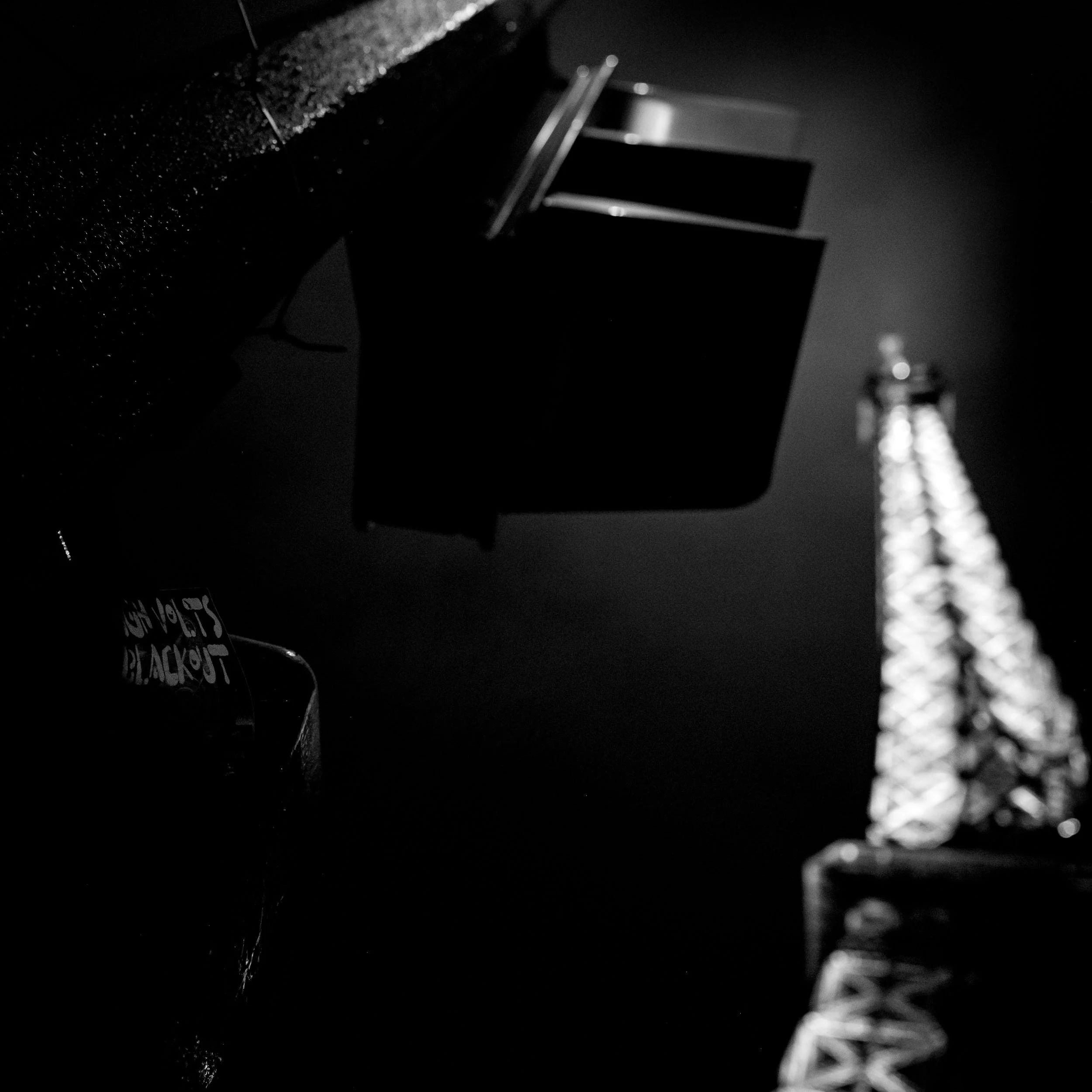 street-paris-abstract-traffic-light-eiffel-tower-black-and-white-high-contrast-marc-stanford.jpg