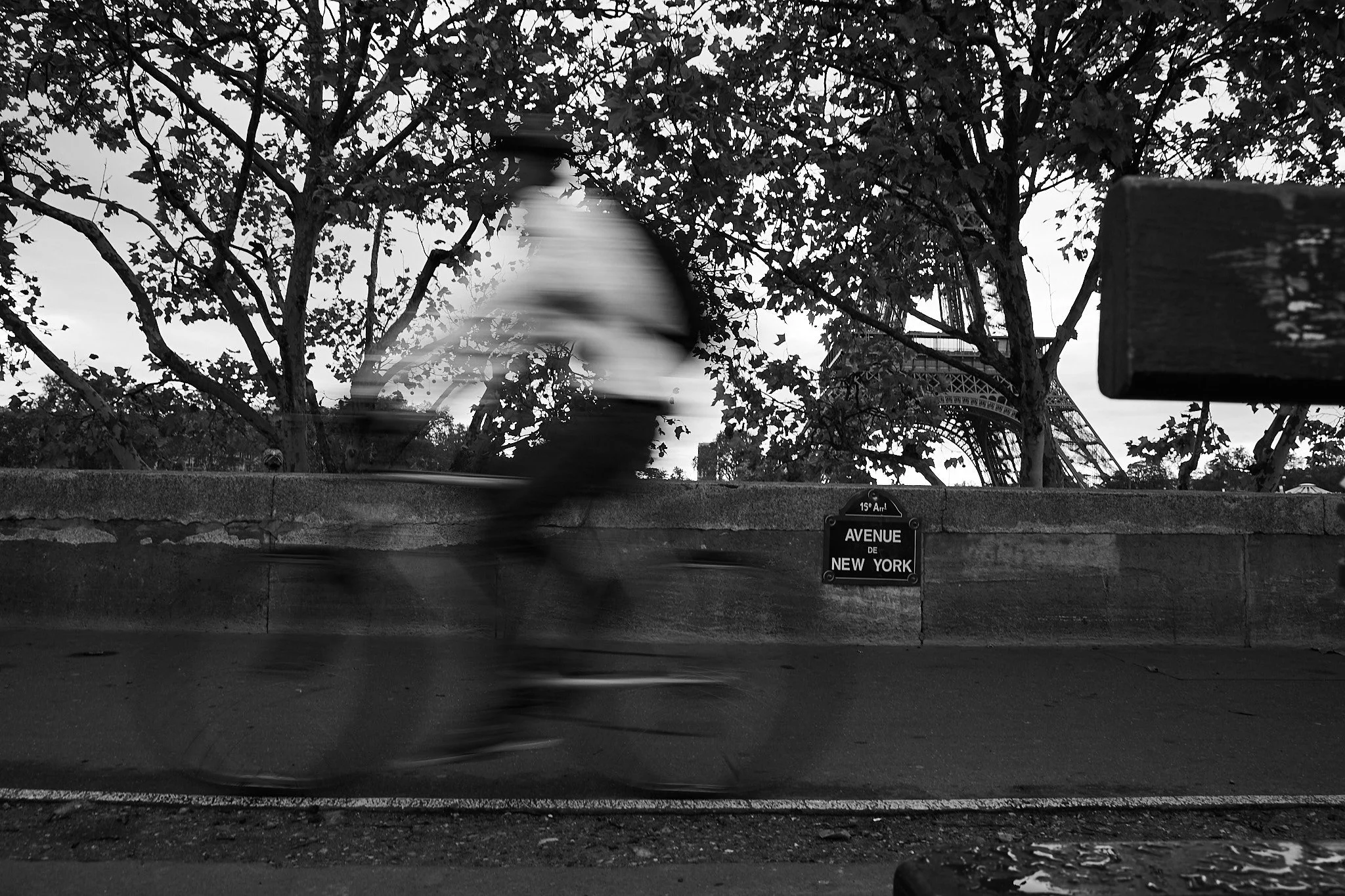 street-paris-avenue-de-new-york-cyclist-eiffel-tower-black-and-white-marc-stanford.jpg