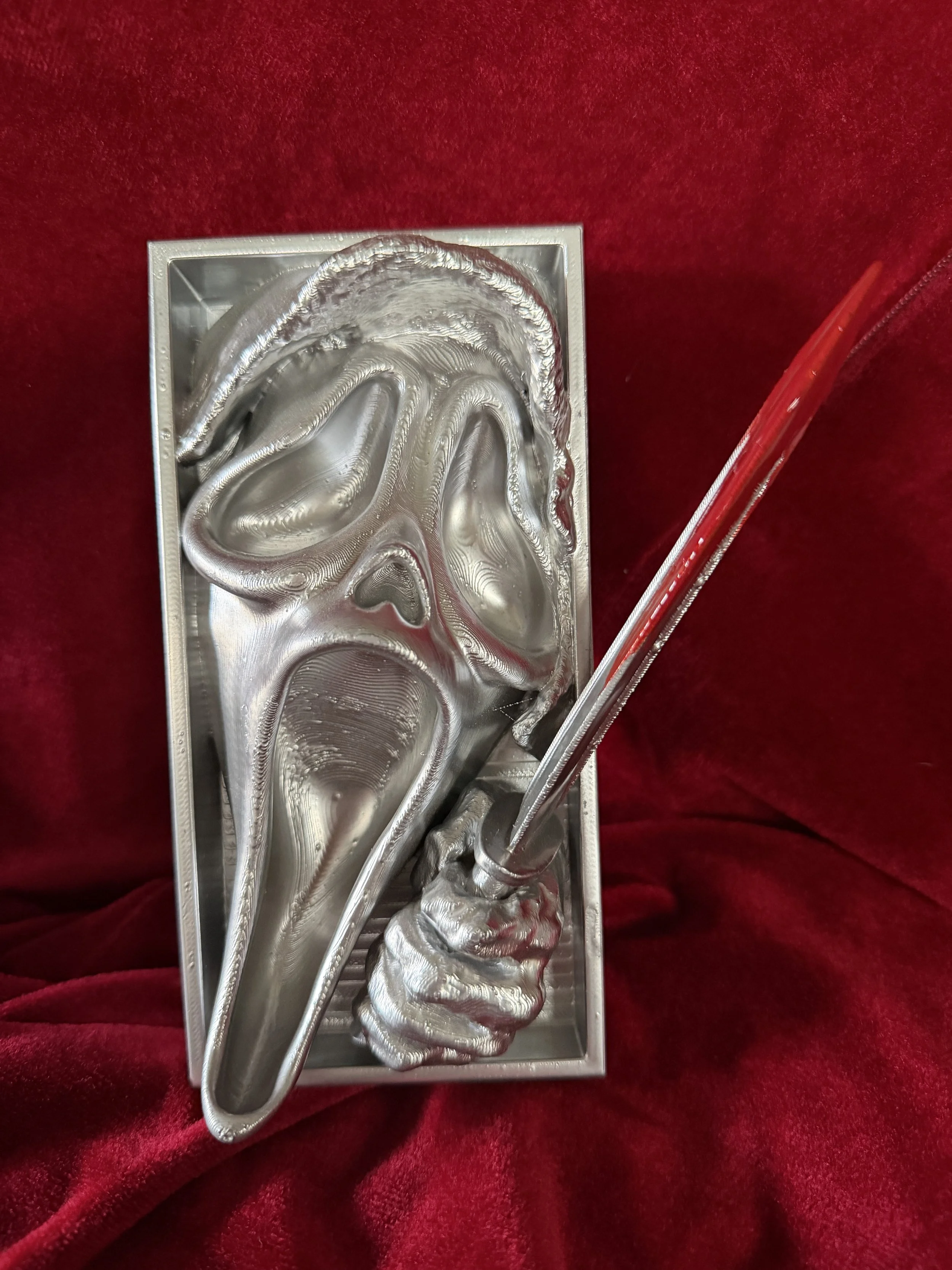 Ghostface with bloody knife book nook