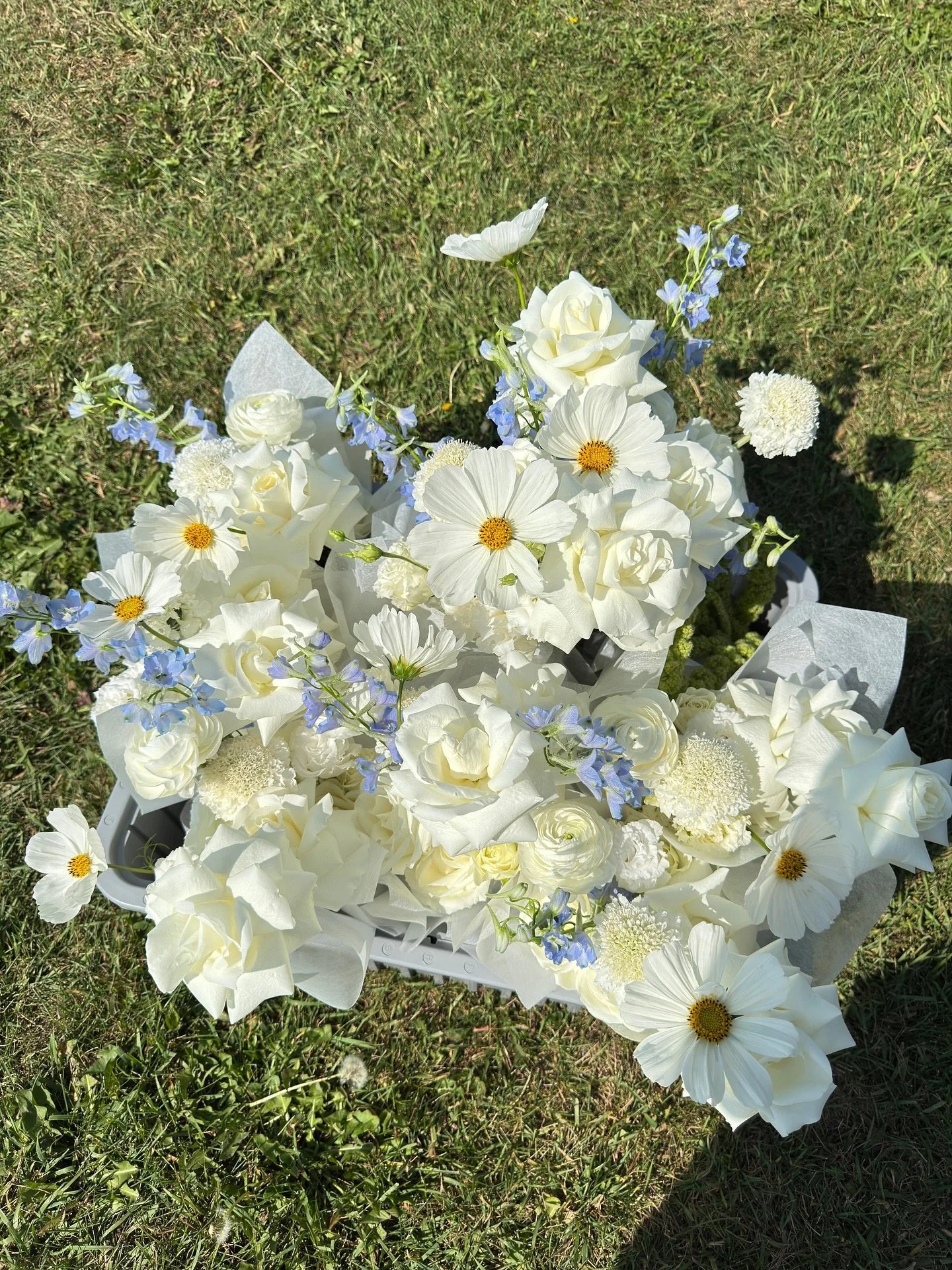 K&amp;K 
A few behind-the-scenes moments from this sweet August wedding at @dreamers.farm 

Kenzie envisioned whimsical florals in a white, green, and pastel blue palette. Hanging Amaranthus was a must for her bouquet! It&rsquo;s truly one of my favo