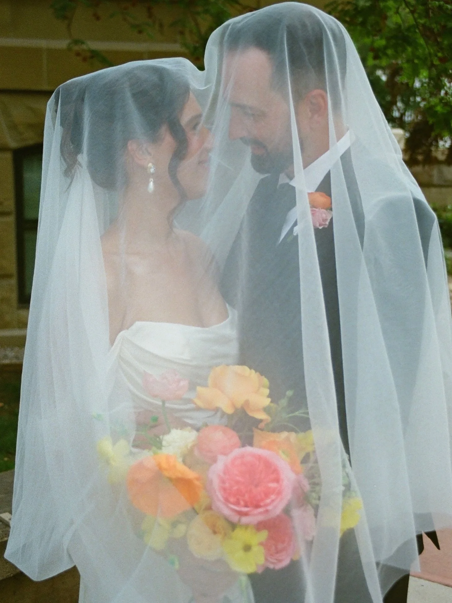 Looking back on a beautiful season as the first wedding of 2026 approaches 💫 

Feeling so grateful for another year with incredible couples and the dreamiest visions I still can&rsquo;t believe I get to bring to life 🤍🤍🤍

Calgary Wedding Florist 