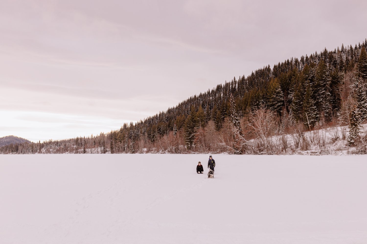 Fawn+Lake+-+Ice+Fishing+-+Anna+Hurley+Photography+-+2023+(5).jpg