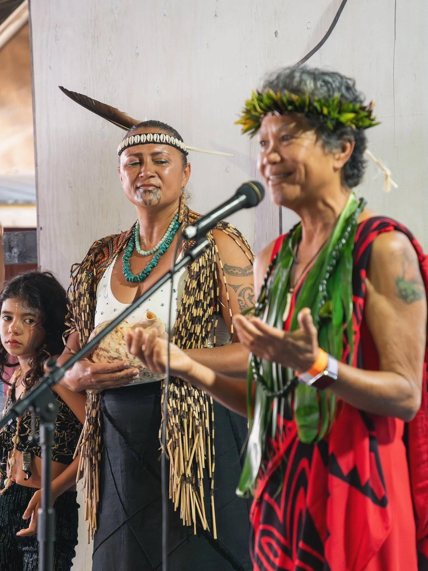 Ode to the sacred wisdom keepers and visitors who blessed us with their prayers. ✨
From Japan, to New Zealand and to the Indigenous Hawaiians of this land who generously share their voices. 
Thank you. 🙏 
Holding up the voices from the cultures that