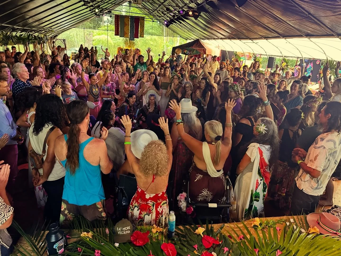 ☀️ Incredible moments at Mana Fest! 🥹
From the grandmothers prayers, to the Kava bar, to the breathtaking performances&hellip; we are still soaking in all the juicyness from the weekend! 🙏
