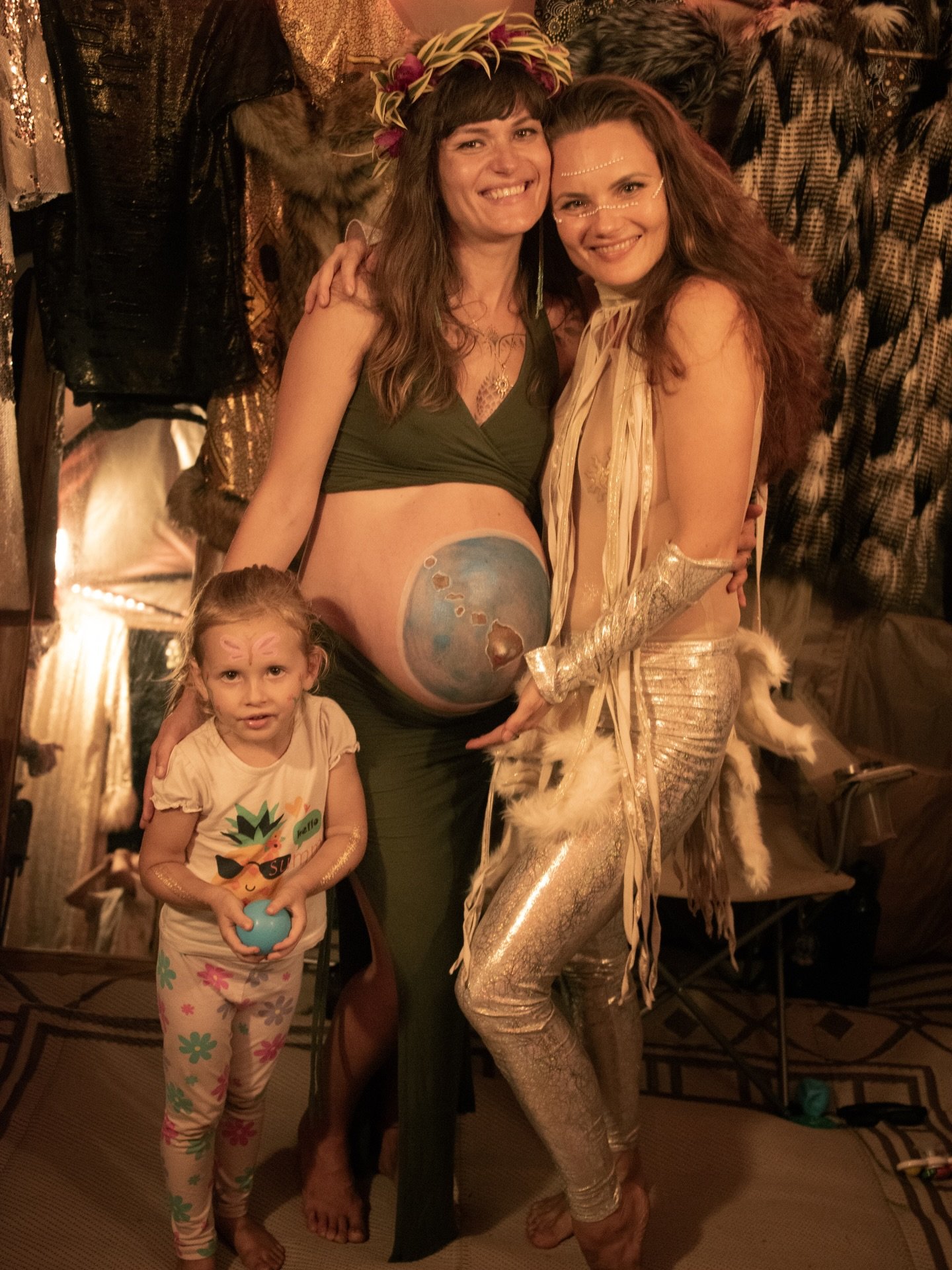 At Mana Fest this year we had so many special moments. Making new friends, dancing, and yes&hellip;shopping! Adorning ourselves and the next generation! What a blessing! 🌺