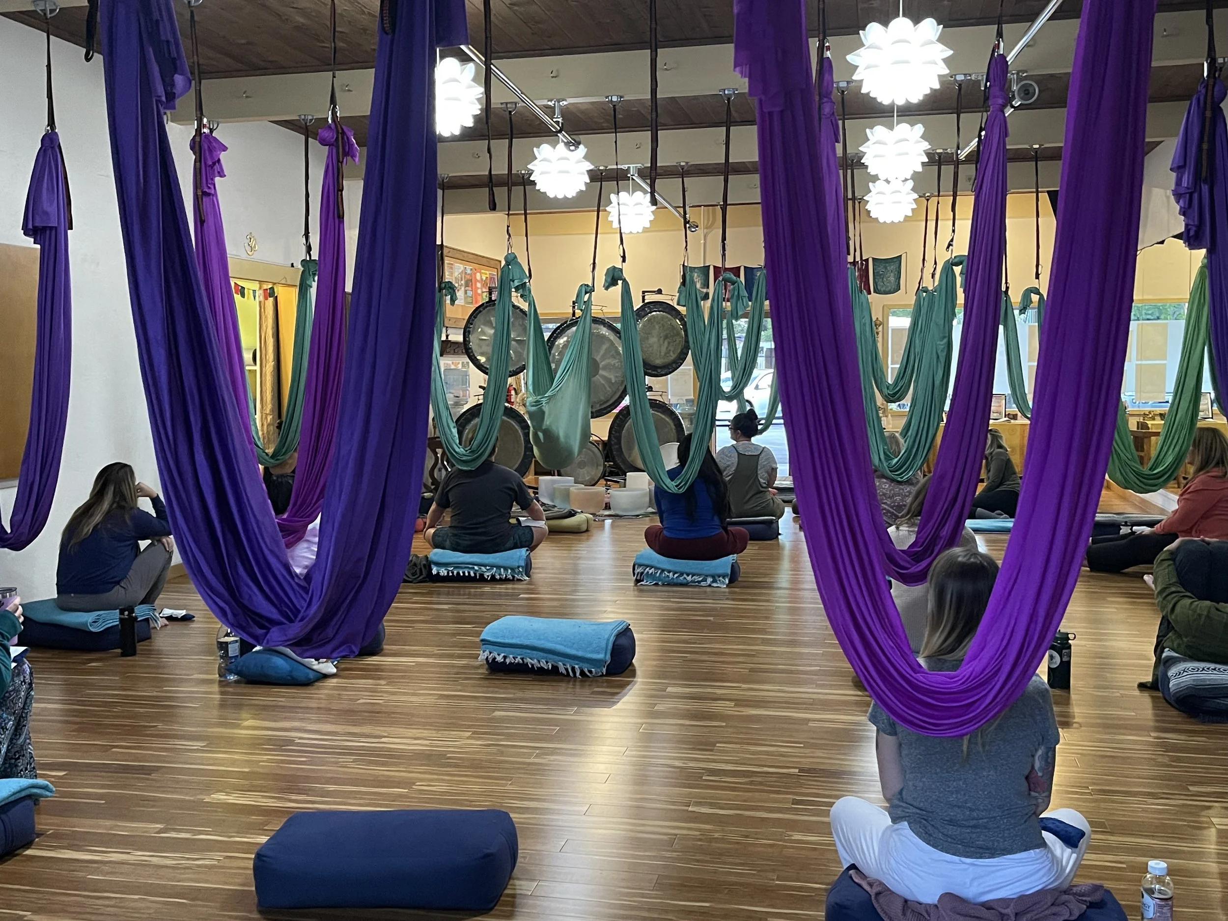 432hz Floating Sound Metacine with Shane Thunder