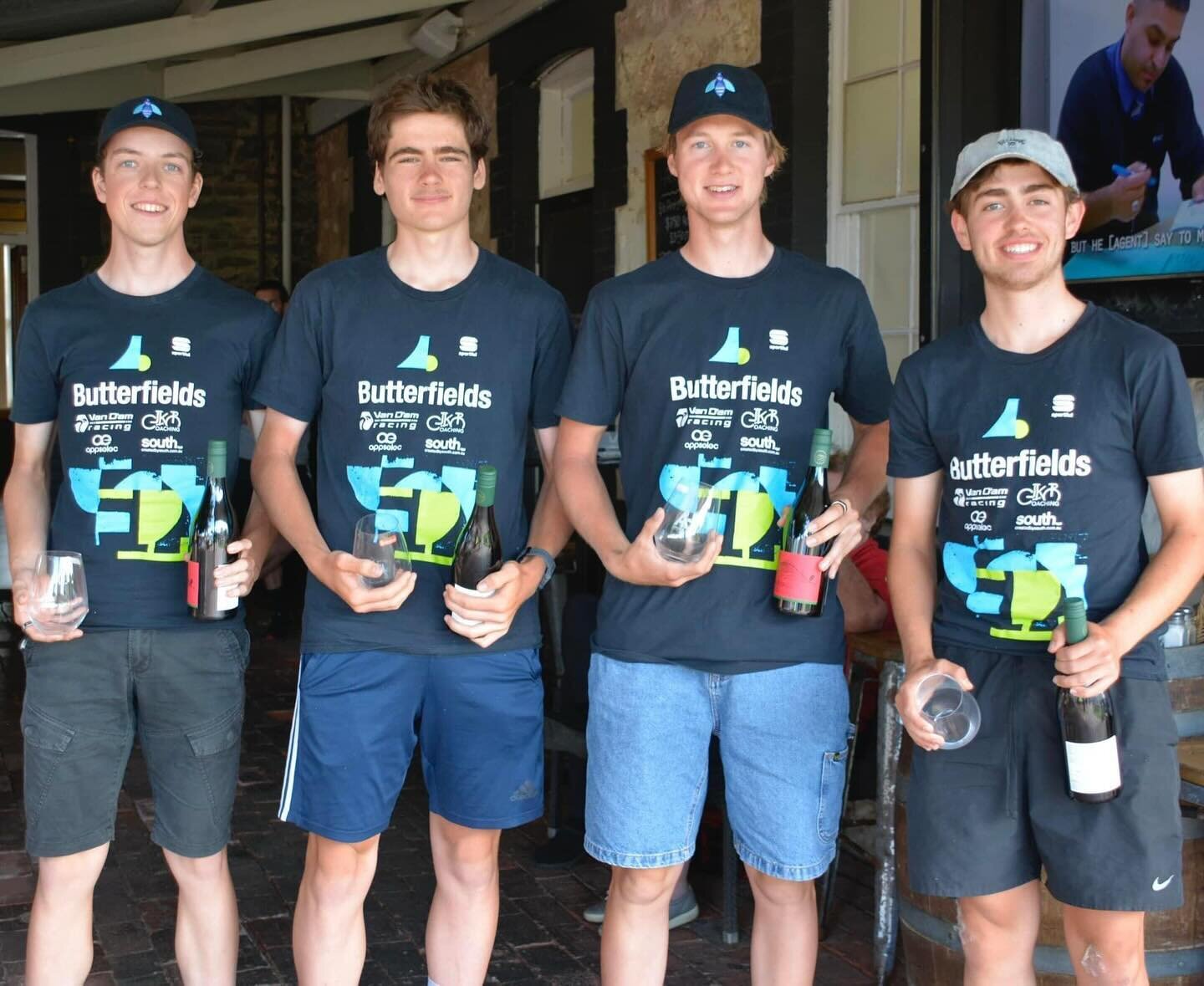 @adelaidehillscyclingclub Tour of Fleurieu was ON 🔥 

Open 1 ⭐️ 

@vandamracing Open 1 win Team Classification 🥇 PLUS @aston_freeth bought home 🥇 and @jackclarkk11 🥉 on GC 💪🏼

@vandamracing 🥇 TTT for stage 1, clean sweep of the podium for the 