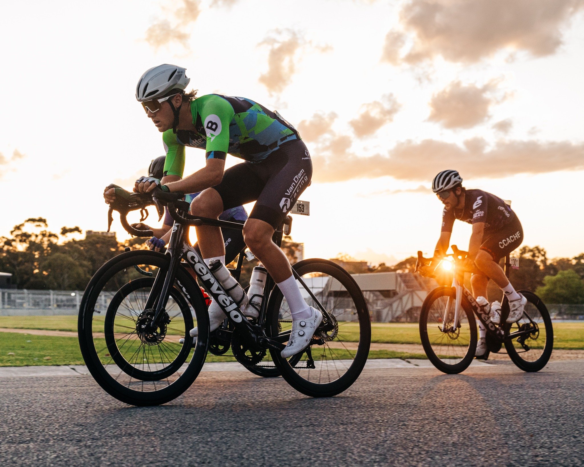 Always good see our boy @gus_miller6 on the top step, with summer crits in full swing thanks to @norwoodcyclingclub.

@butterfieldsaus 
@jktcoaching 
@createdbysouth 
@south_side_distribution 
@naliniciclo 
Nalini Custom Cycling Clothing Australia