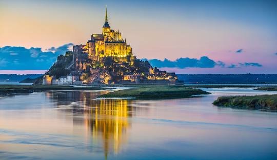 VINGT-CINQ- A Visit to Bretagne..