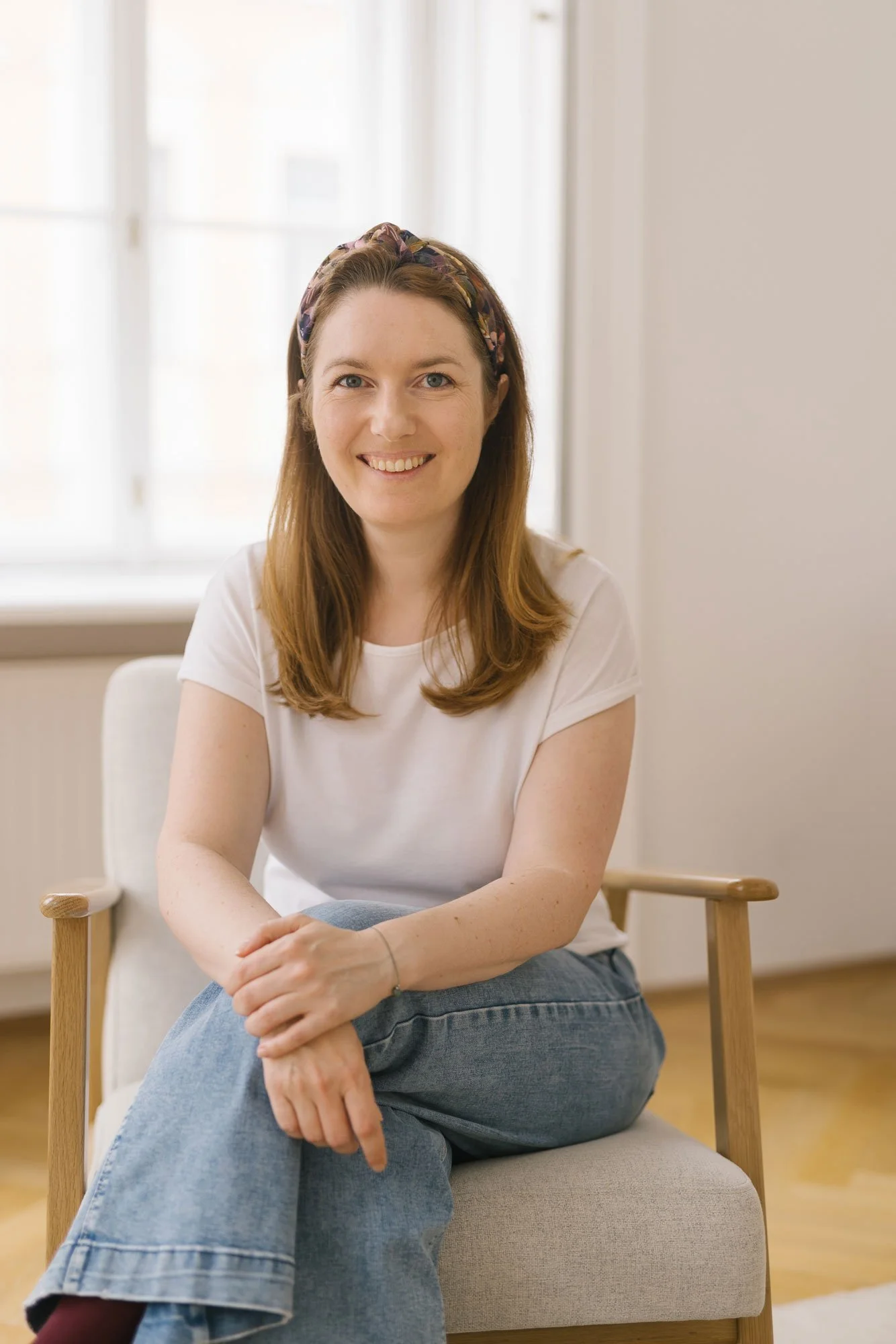 fotograf-therapeutin-wien-brandingfotos-lachend.jpg