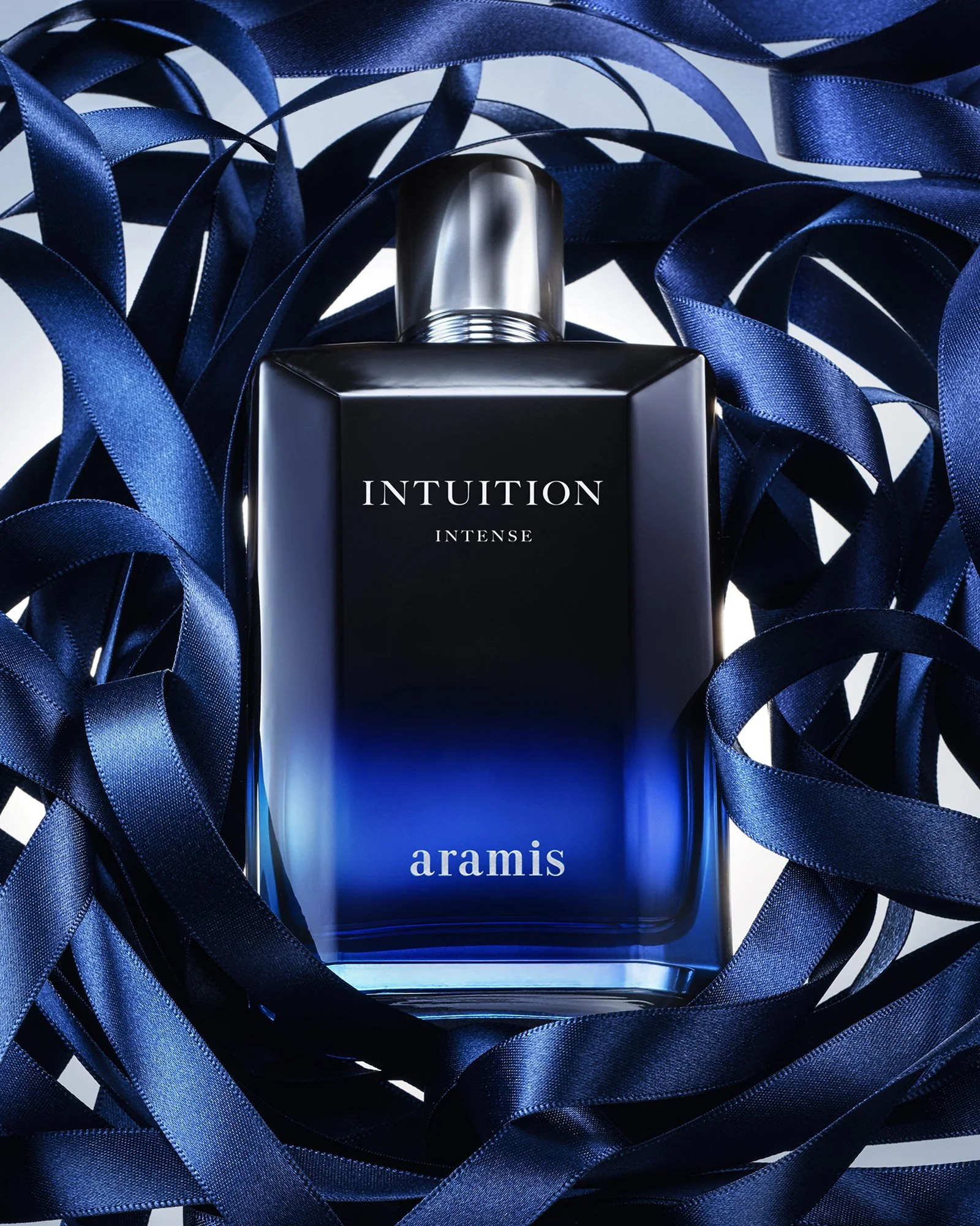 FL26_DIGITAL_Aramis_TierB_Gifting_Stills_Intuition_Intense_100ml_Holiday_1038_R300_REL.jpg