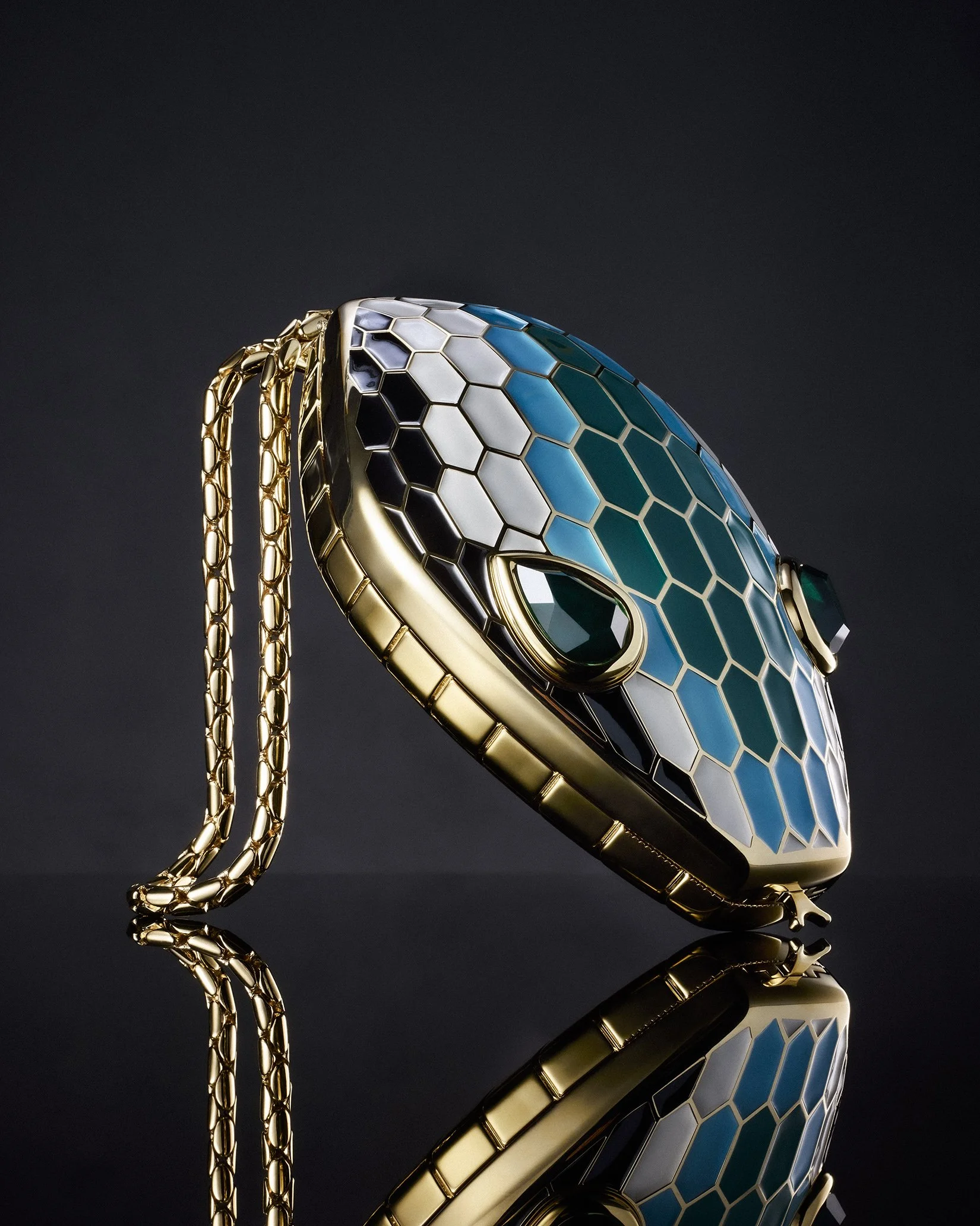 R749_GDE_GD-012226 V Magazine BVLGARI_0251_R2.jpg