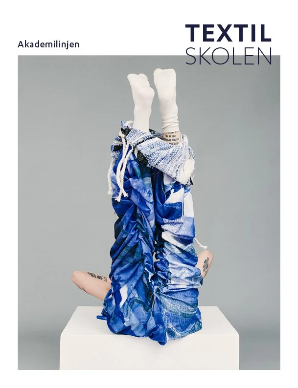 Design og koncept af magasin om Textilskolens Akademilinje. 2022.
Klik på billedet for at se hele magasinet.