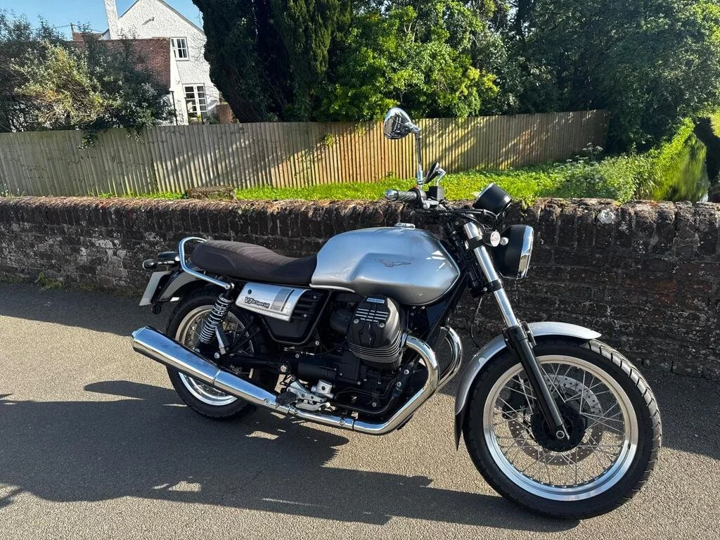 MOTO GUZZI V7 SPECIAL