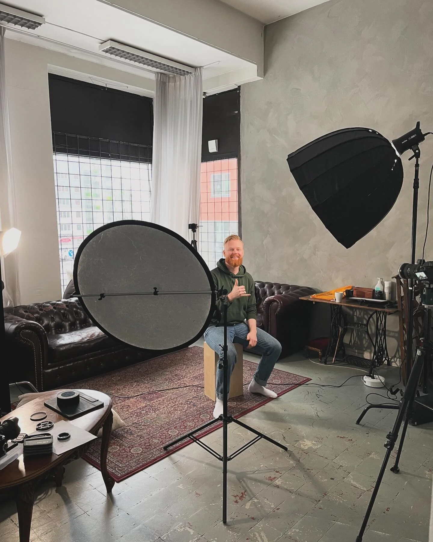 Dagens arbetsplats - hos @grafikeriet med @that.icelandic.guy👌🏻📸 🎥🎞️