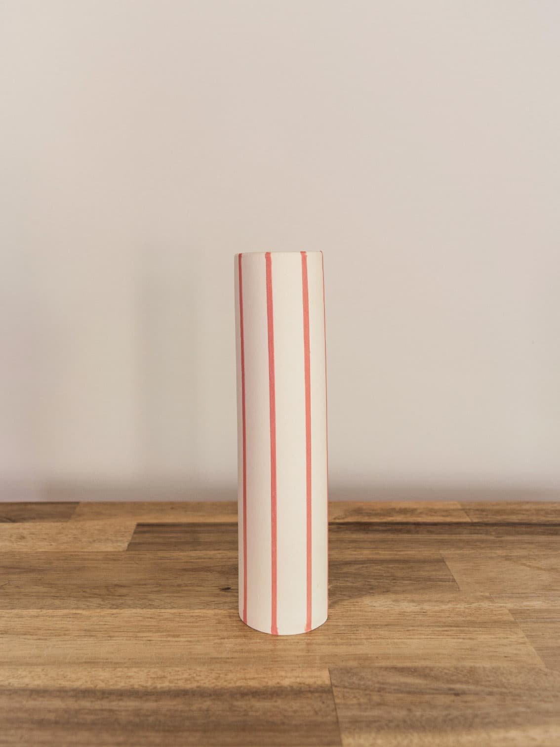 aeyom_vase_pink_white-1.jpg