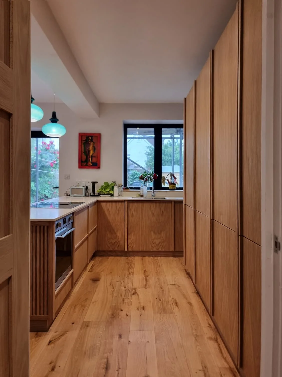 Cub-Kitchens_Hove_Oak-Ply_1.jpg