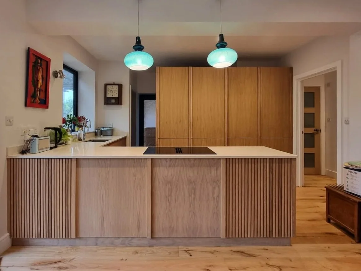 Cub-Kitchens_Hove_Oak-Ply_2.jpg
