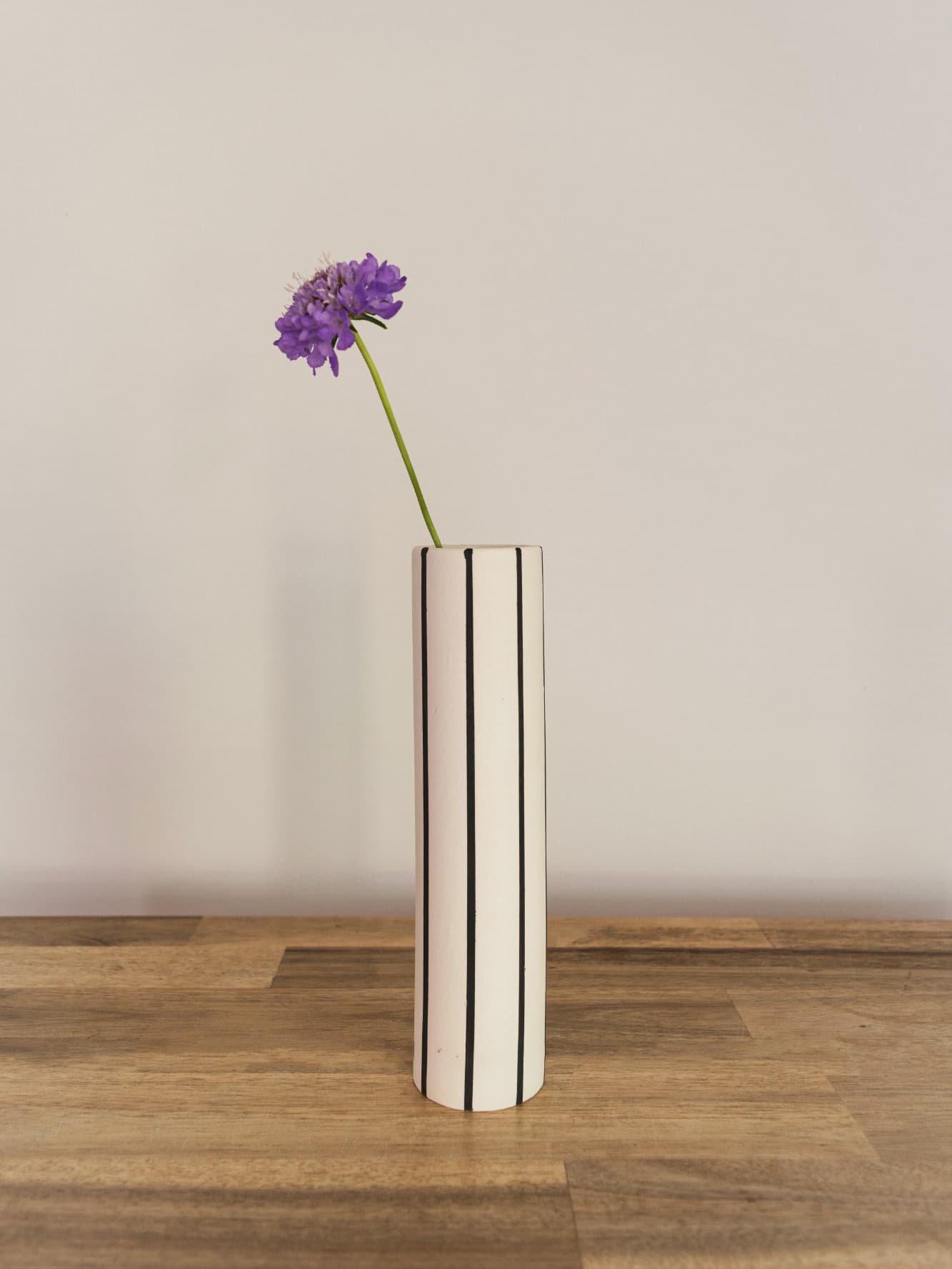 aeyom_vase_black_white-1.jpg