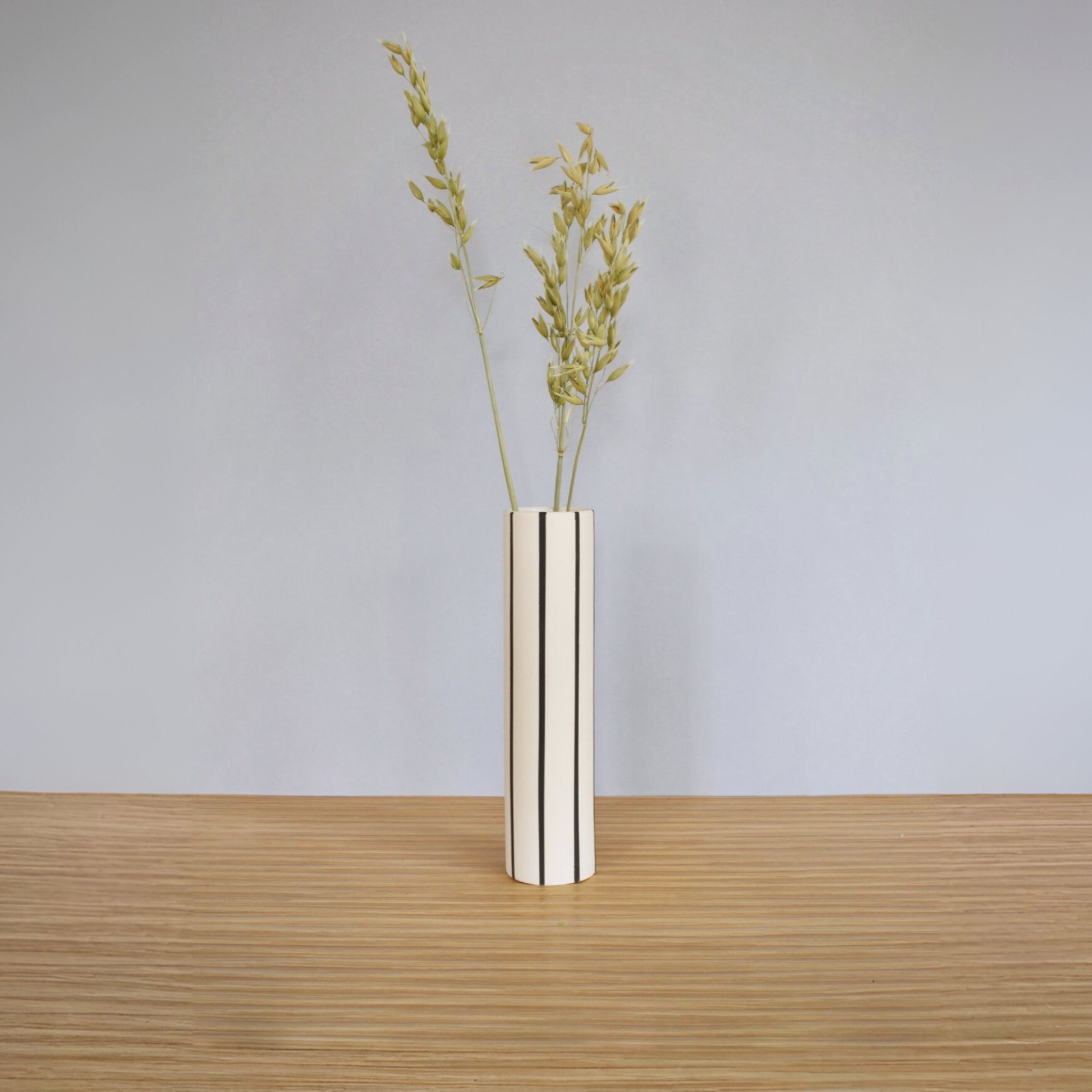 Vase-black_white-Aeyglom.jpg