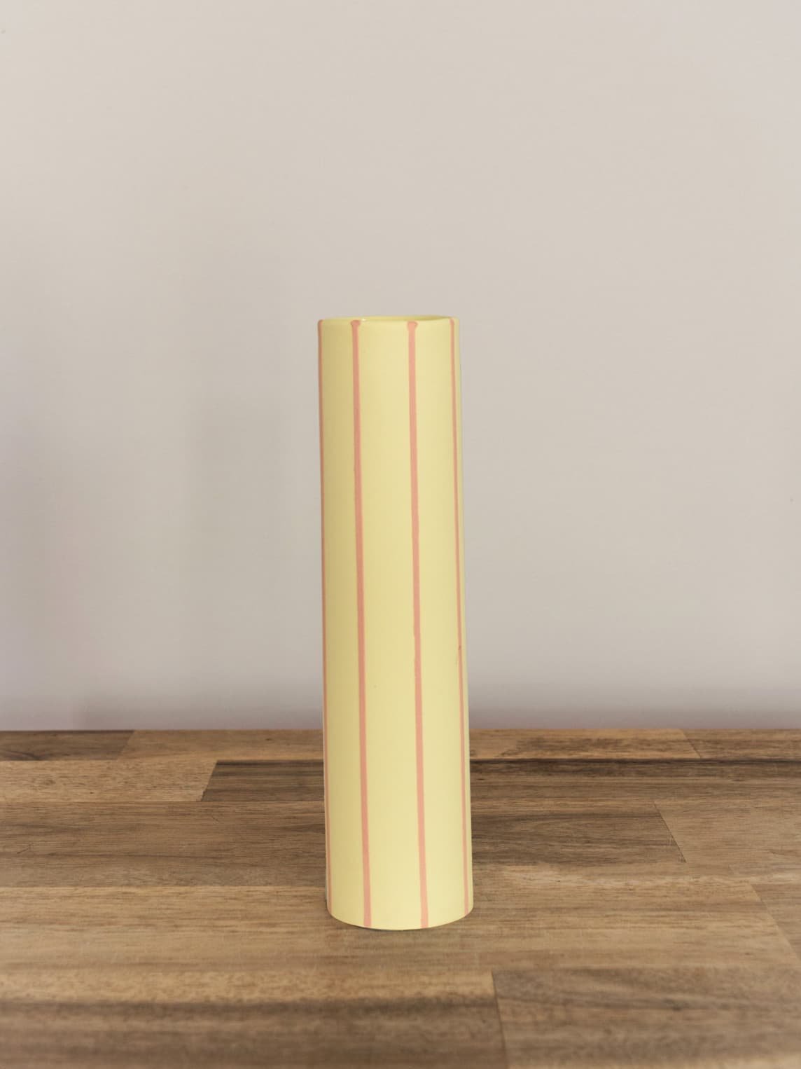 aeyom_vase_yellow.jpg